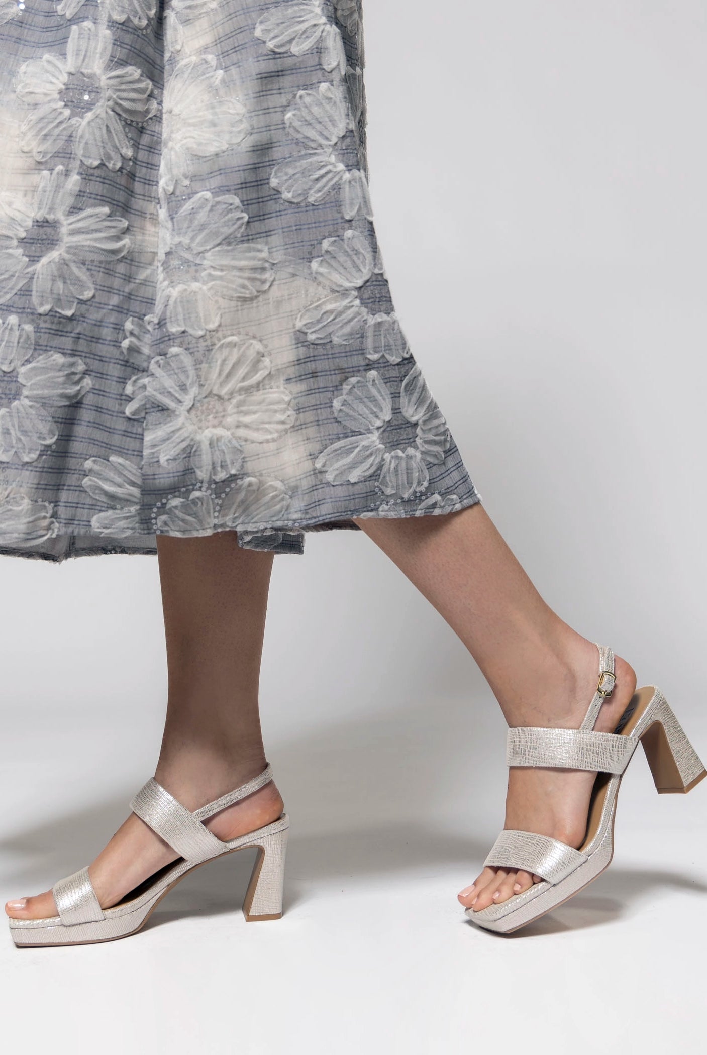 swatch_Pearl vaneli maida platform sandal