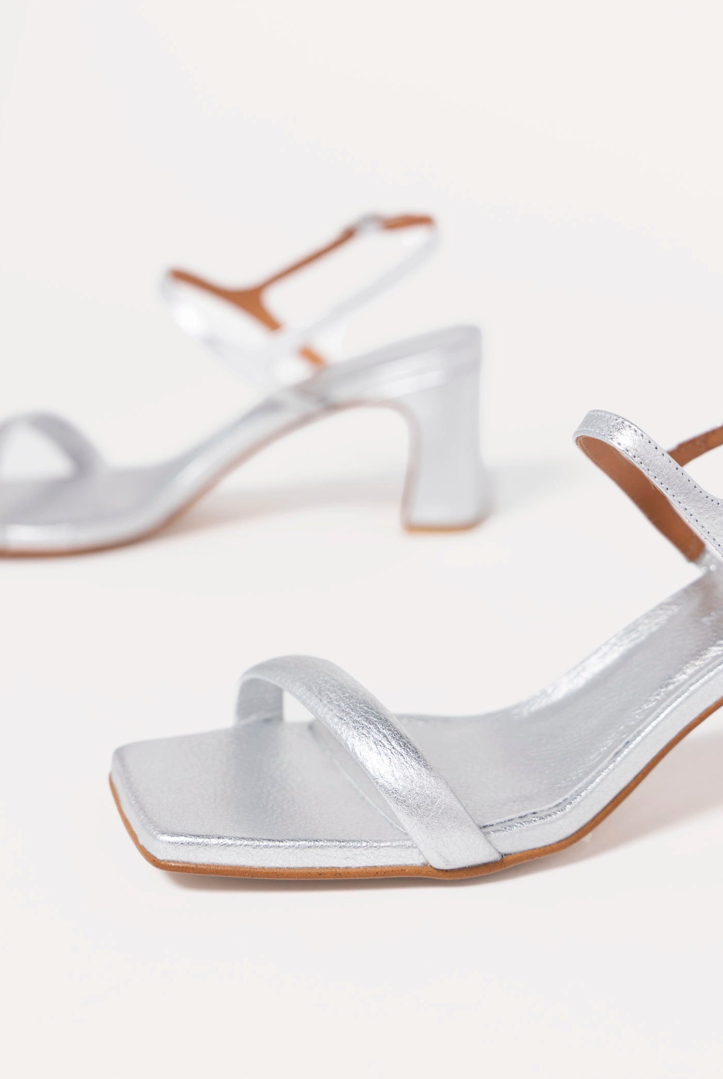 swatch_Silver Leather angel alarcon dominique heeled sandal