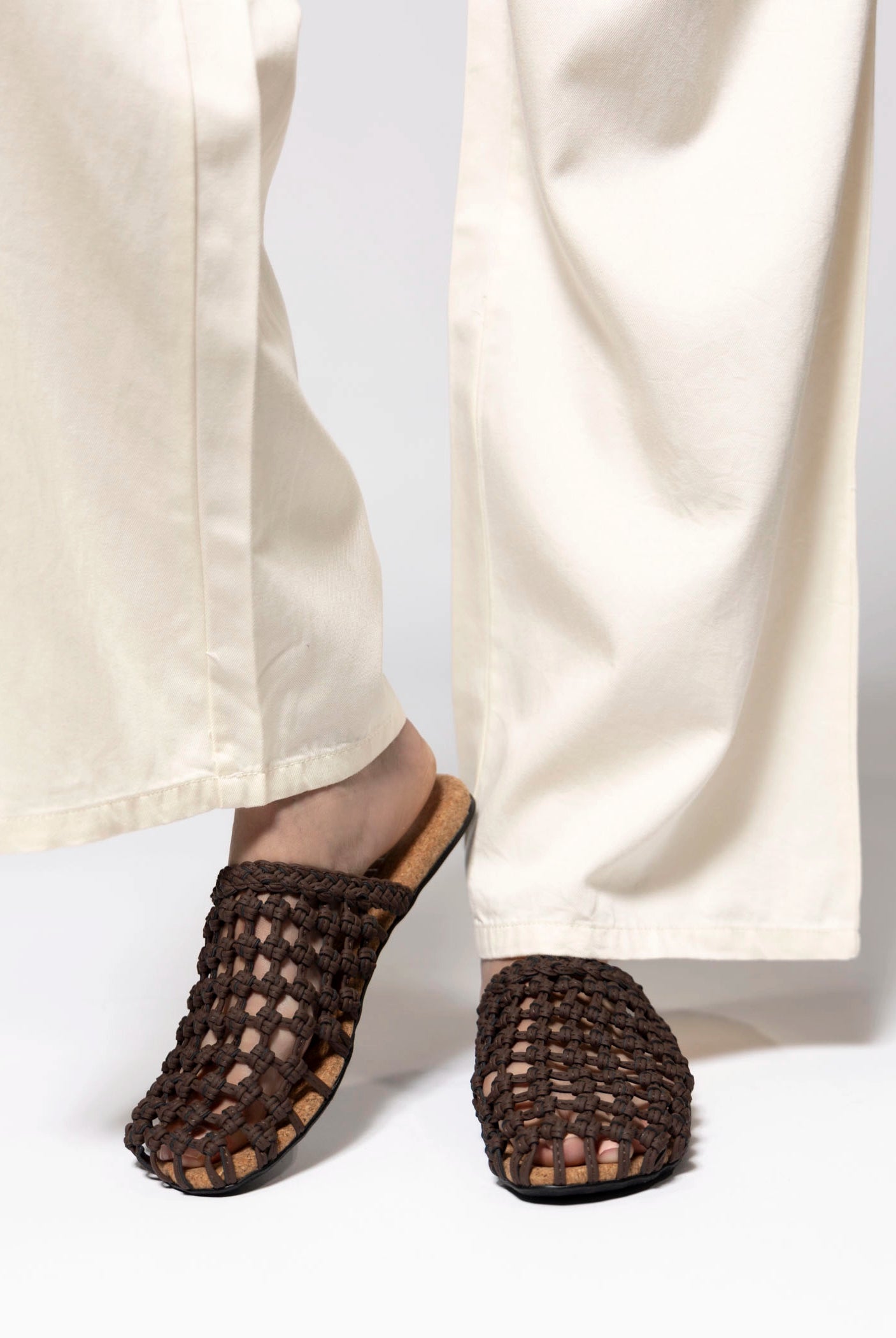 swatch_Chocolate silent d skylar woven mule