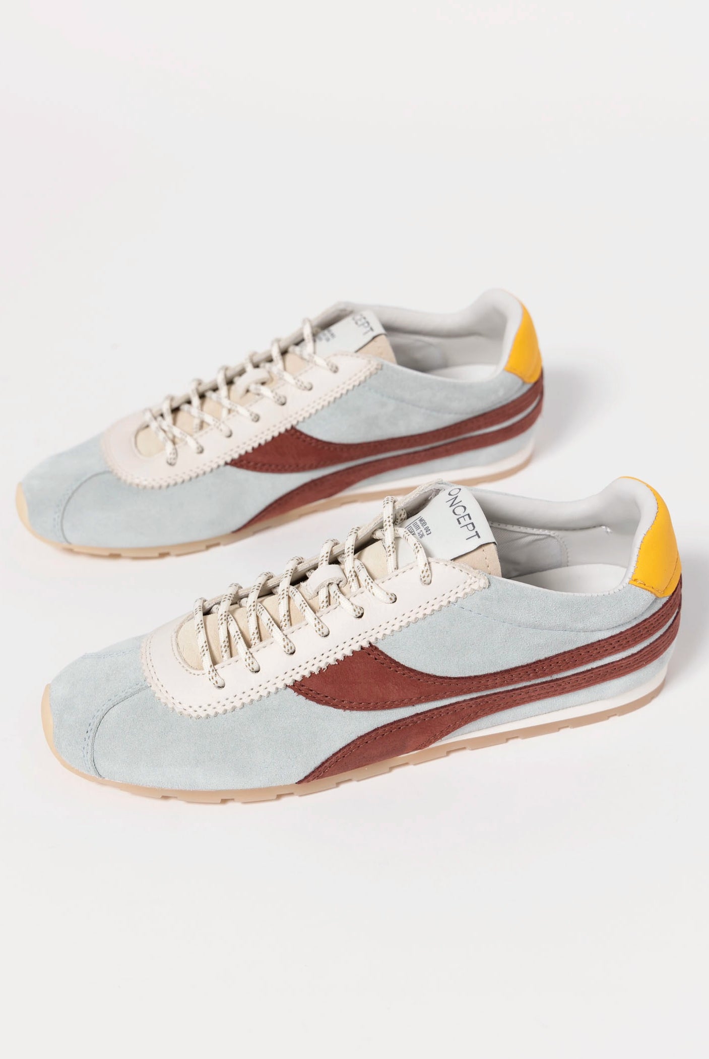 swatch_Sky oncept essex sneaker