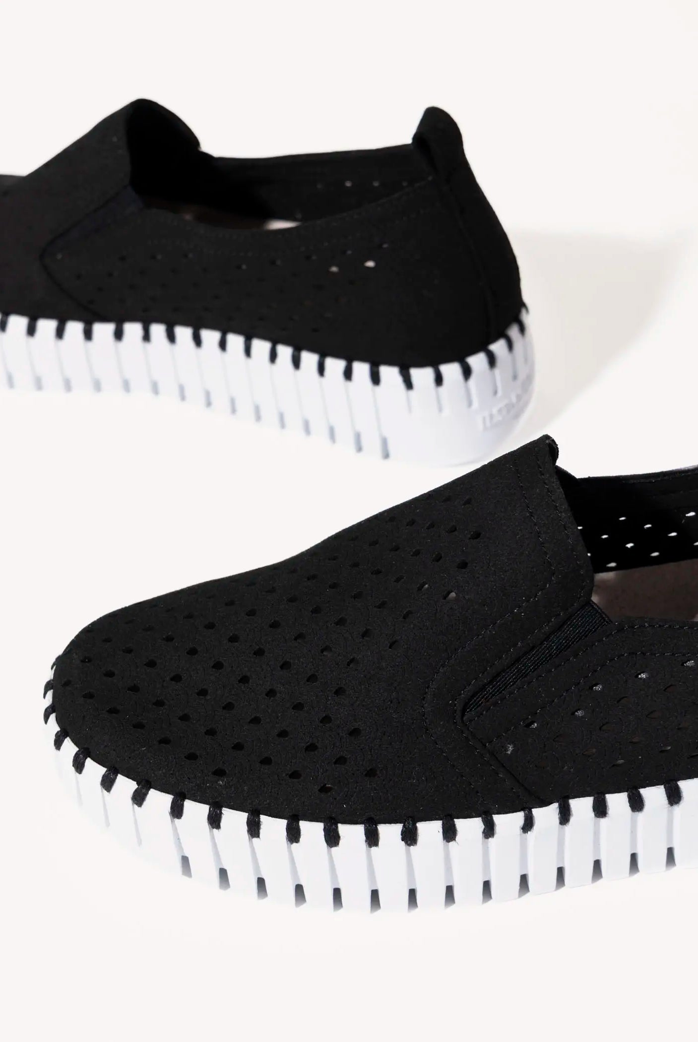 swatch_black comfort sneaker shoes