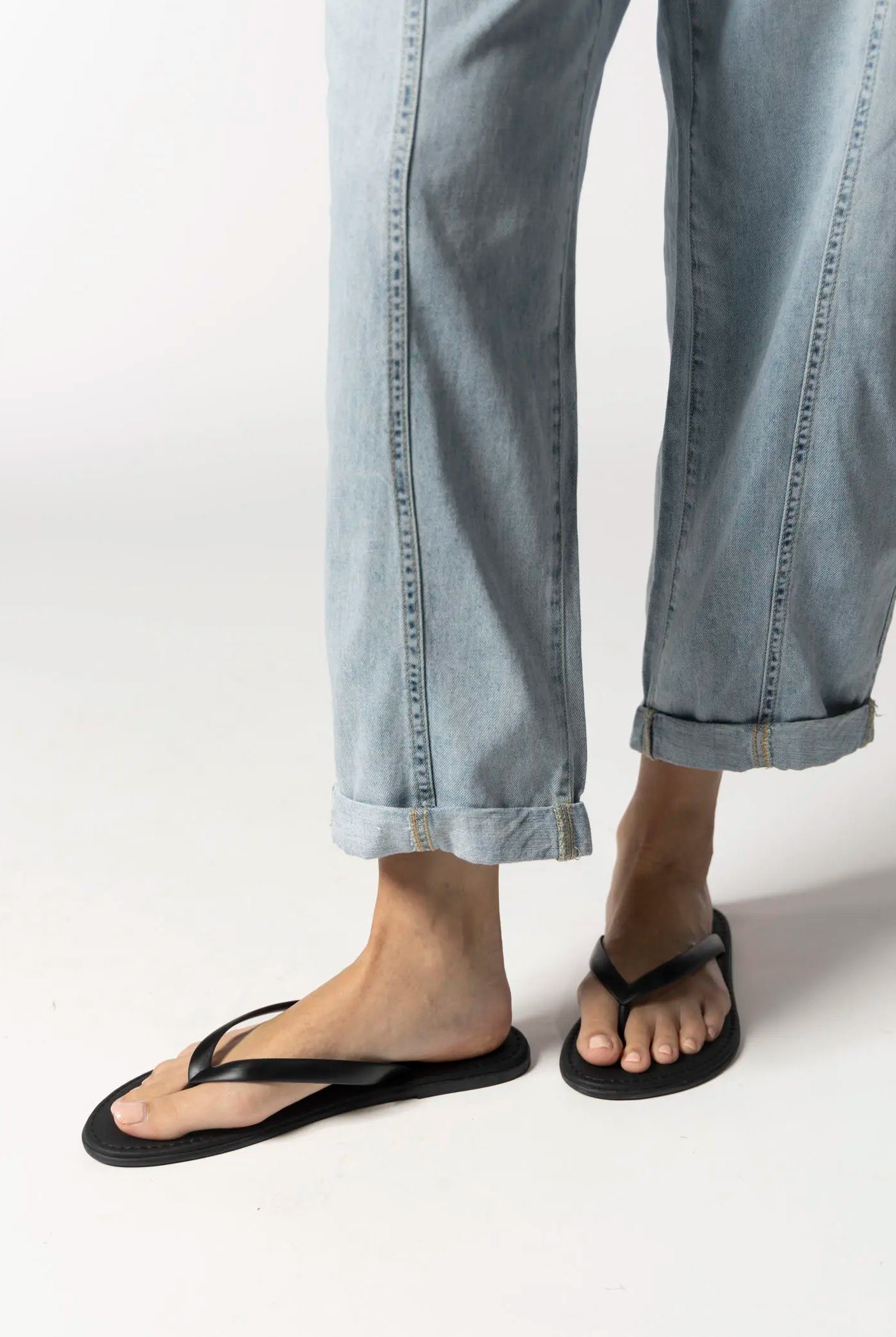 swatch_black beached jelly thong sandal flat sandals