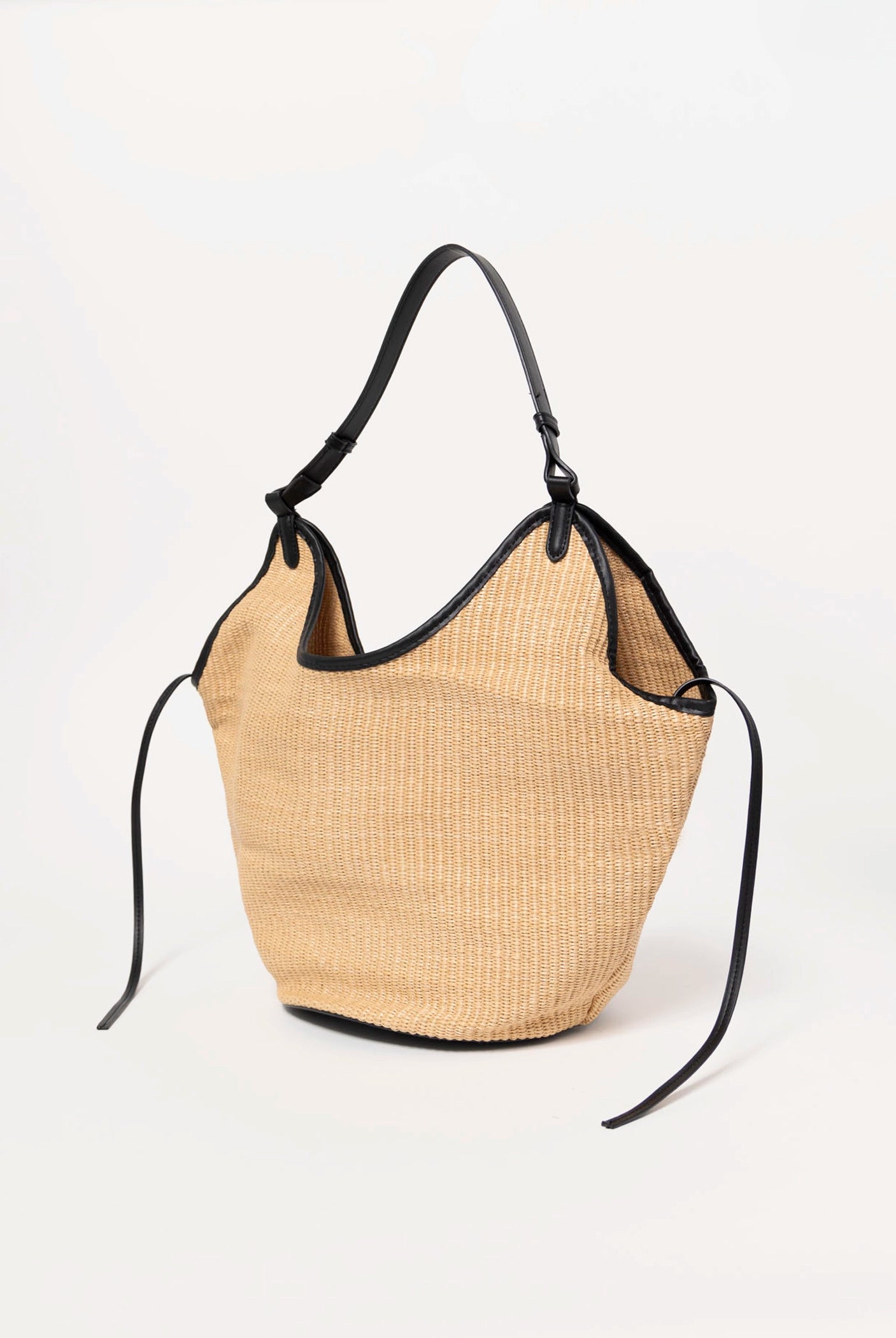 swatch_Natural/Black urban expressions ambrose raffia tote
