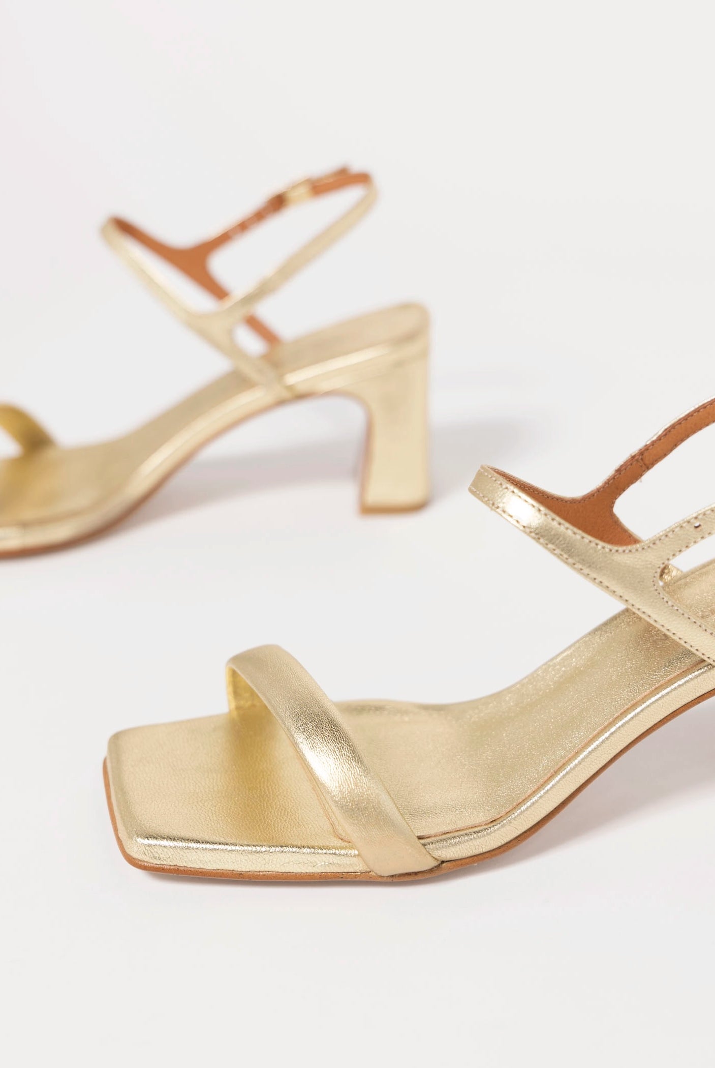 swatch_Platino Leather angel alarcon dominique heeled sandal