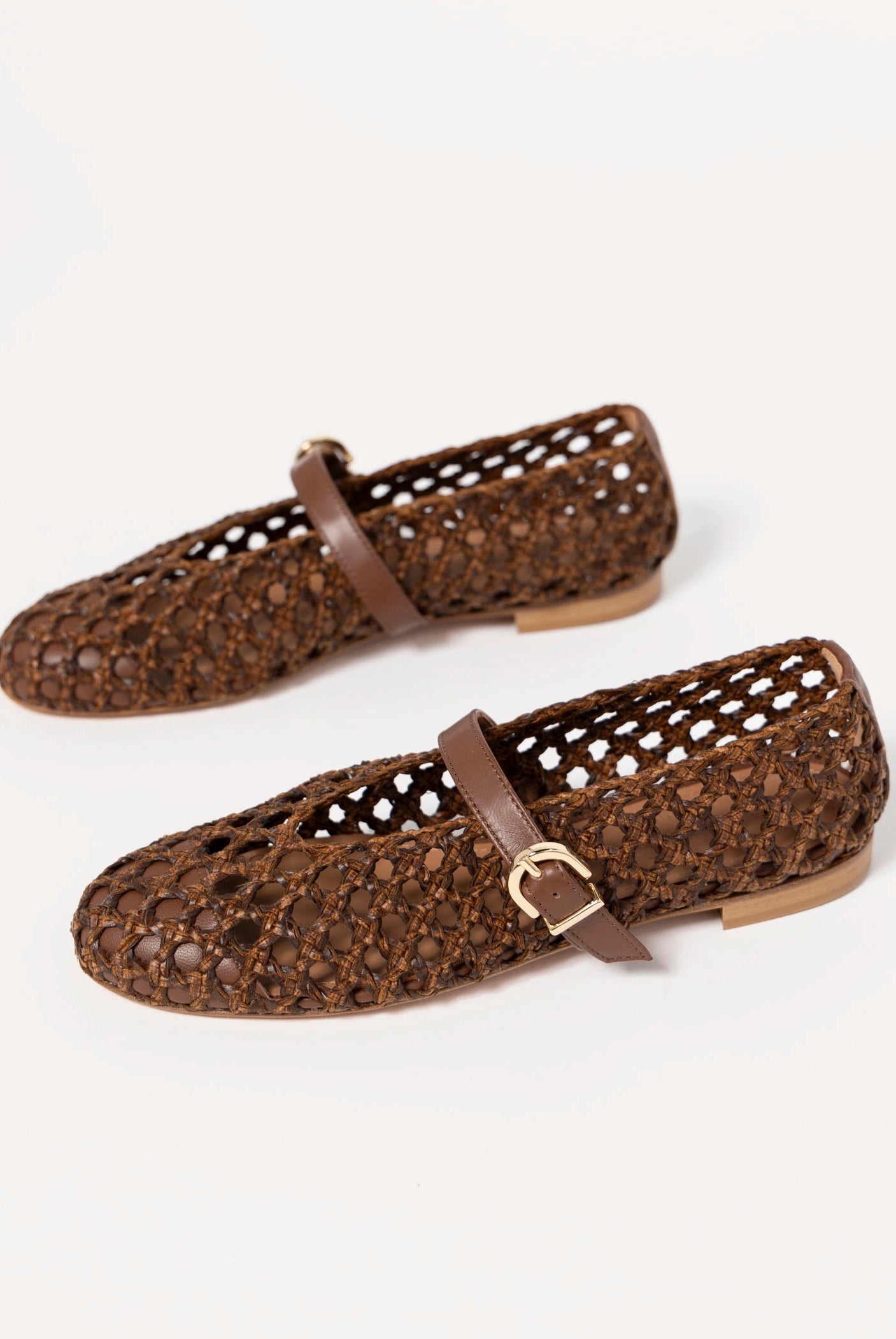 swatch_Brown Leather l'idea dolo woven mary jane