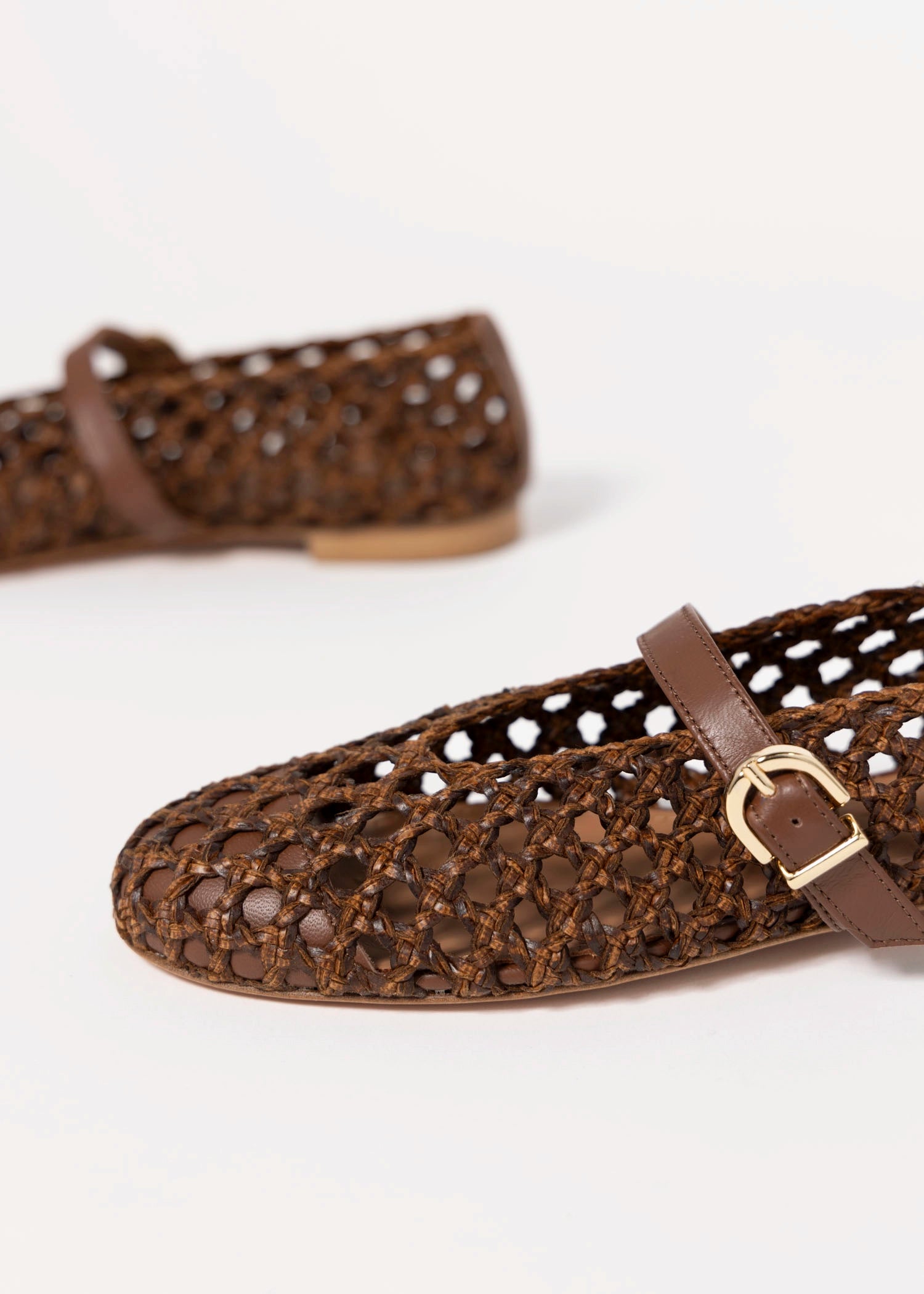 swatch_Brown Leather l'idea dolo woven mary jane