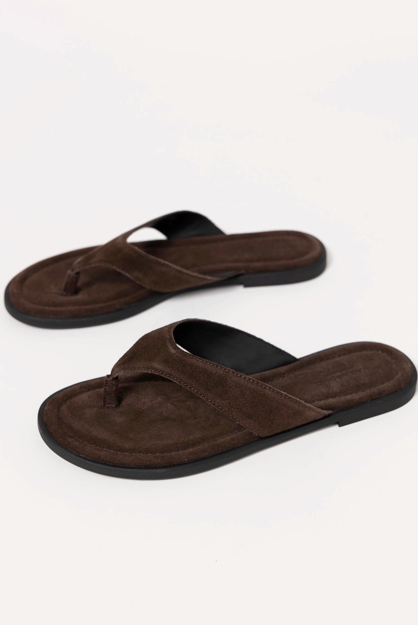 swatch_Java Suede vagabond zaida thong sandal