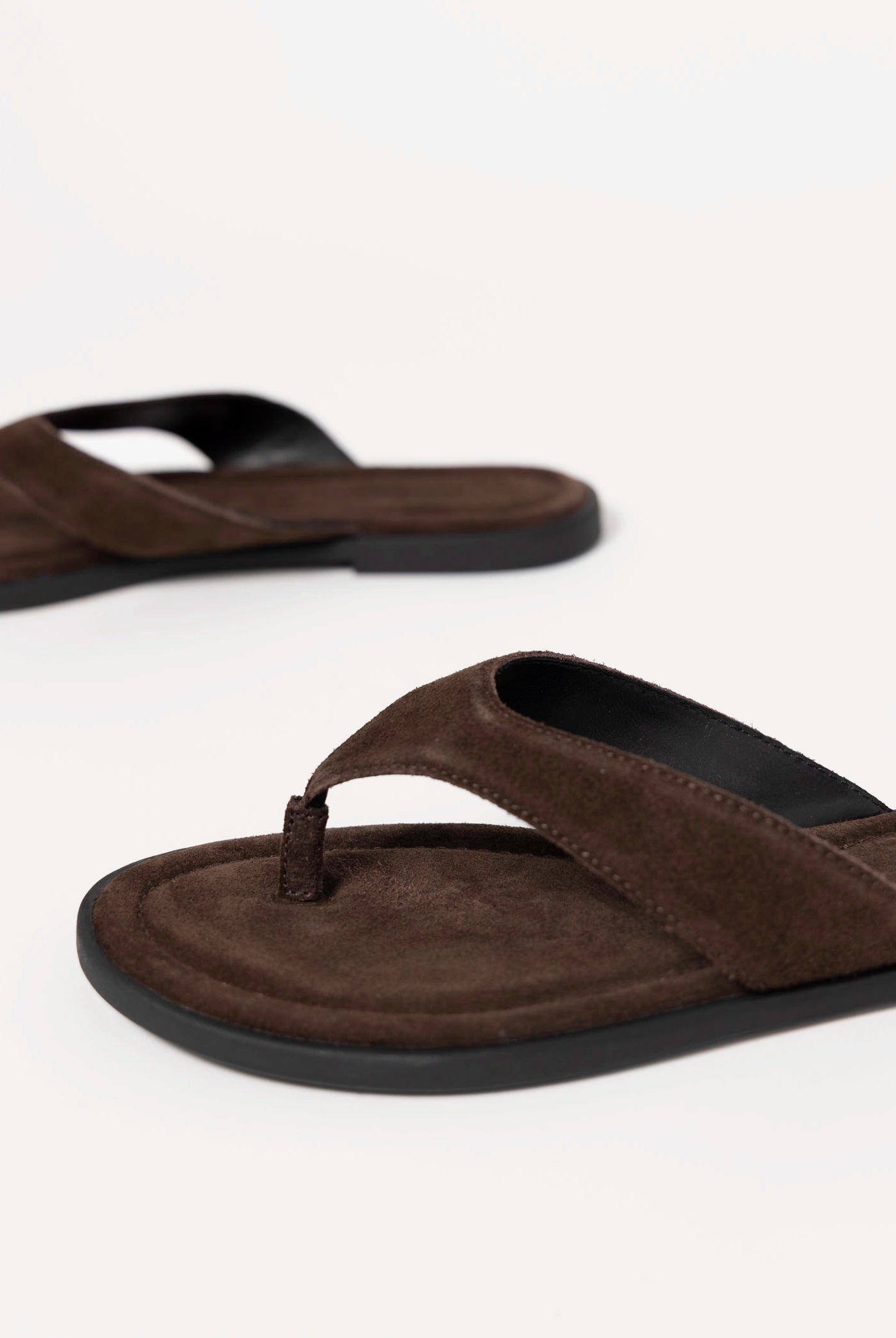 swatch_Java Suede vagabond zaida thong sandal