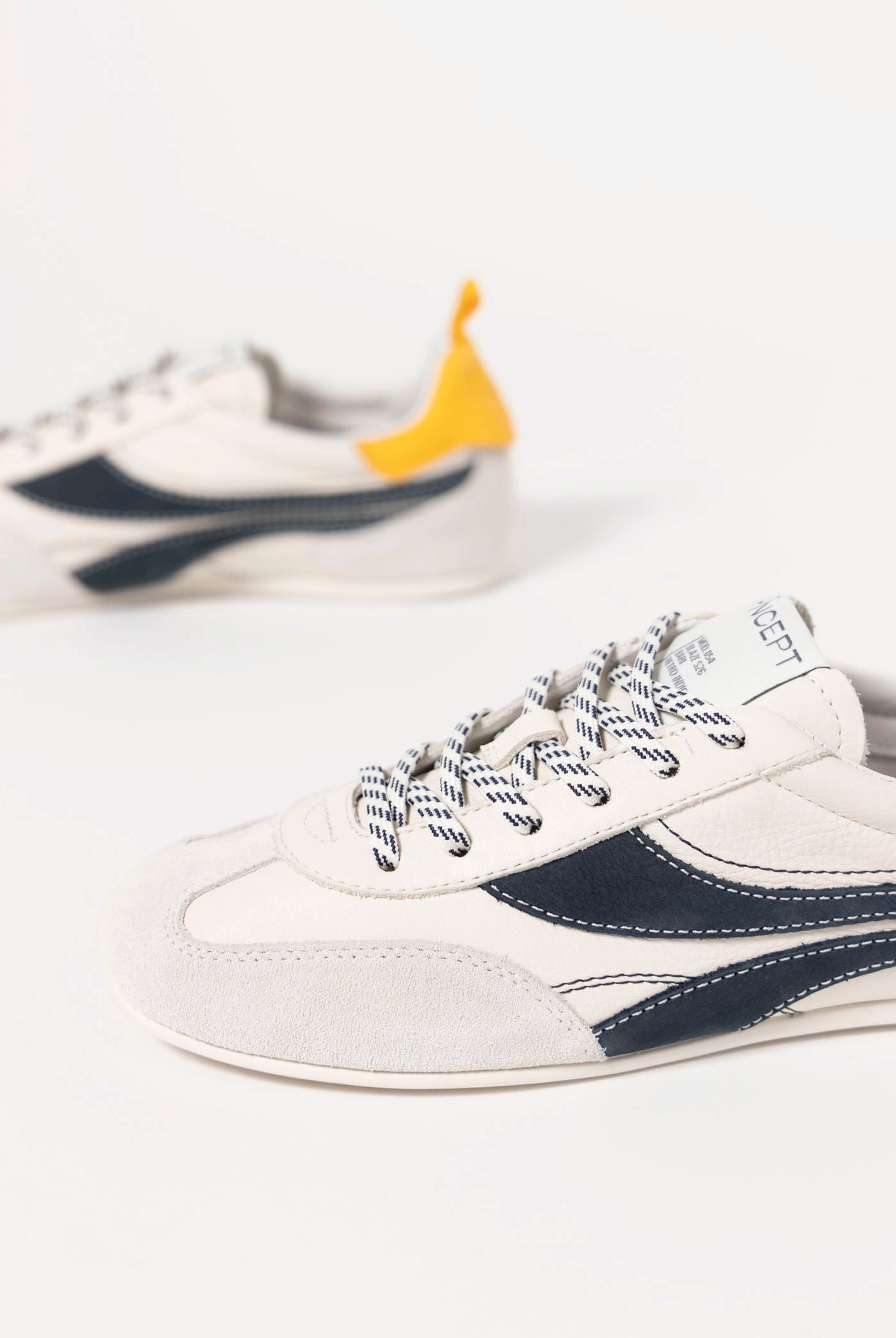 swatch_Retro Indigo oncept bari sneakers