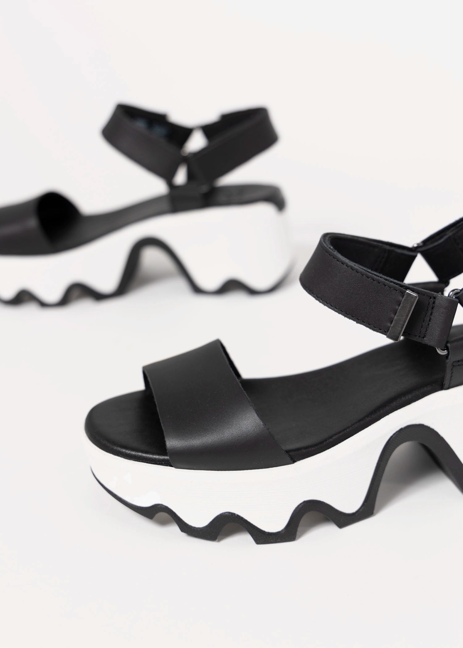 swatch_Black/Sea Salt sorel kinetic aura sandals