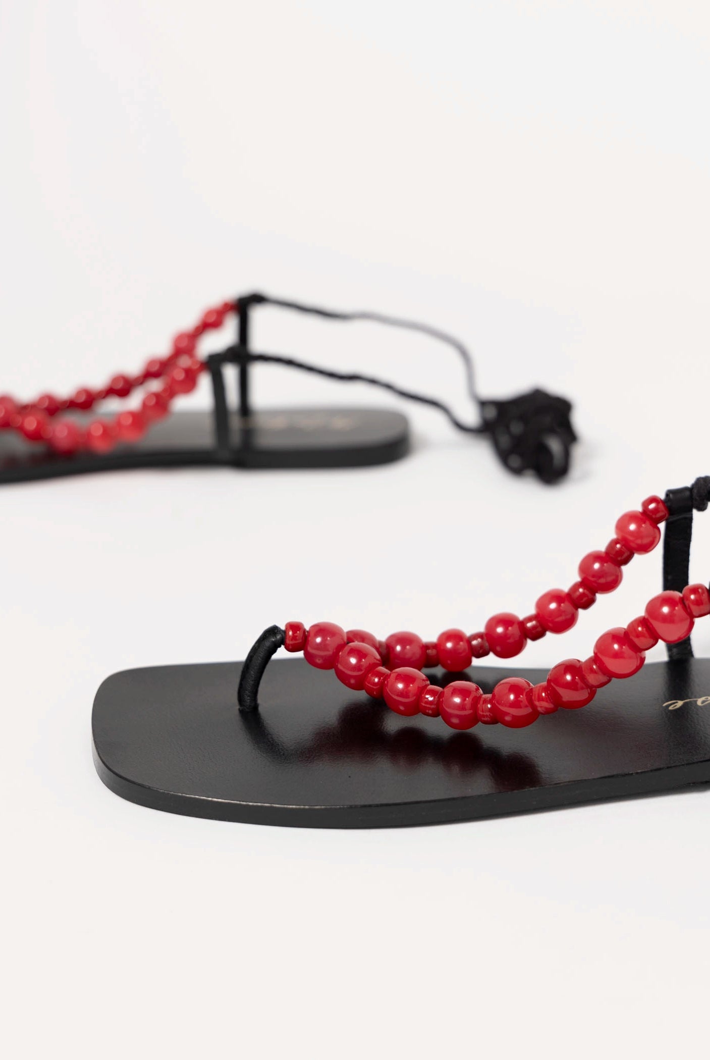 swatch_Black matisse elvie beaded thong sandal