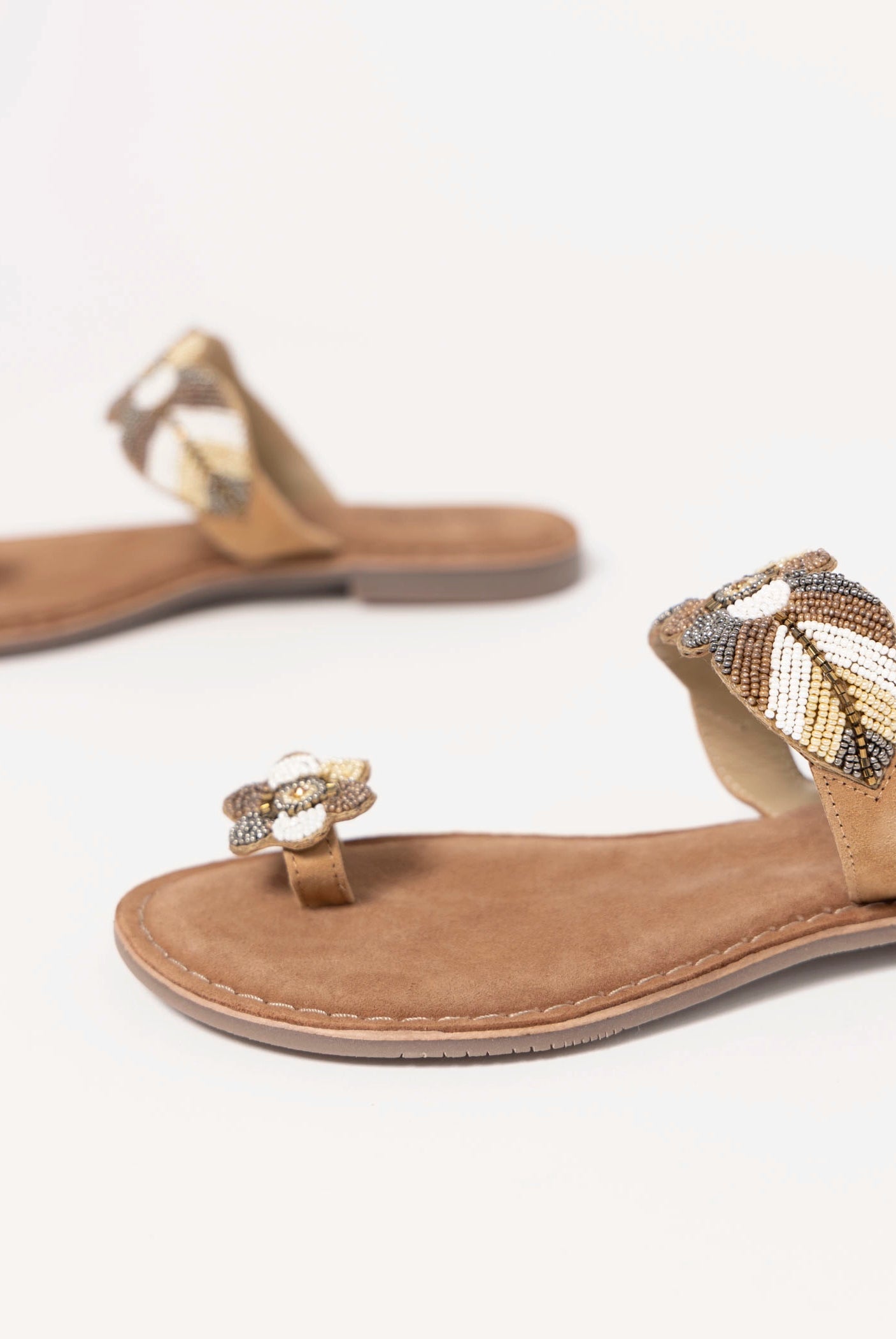 swatch_Beige Multi seychelles cherry on top sandal