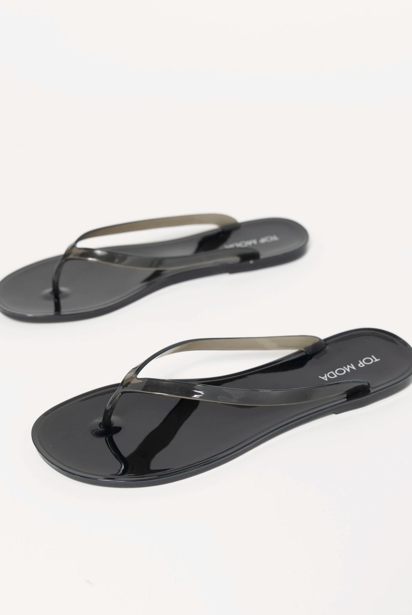 swatch_Black kate jelly flip flop thong sandal