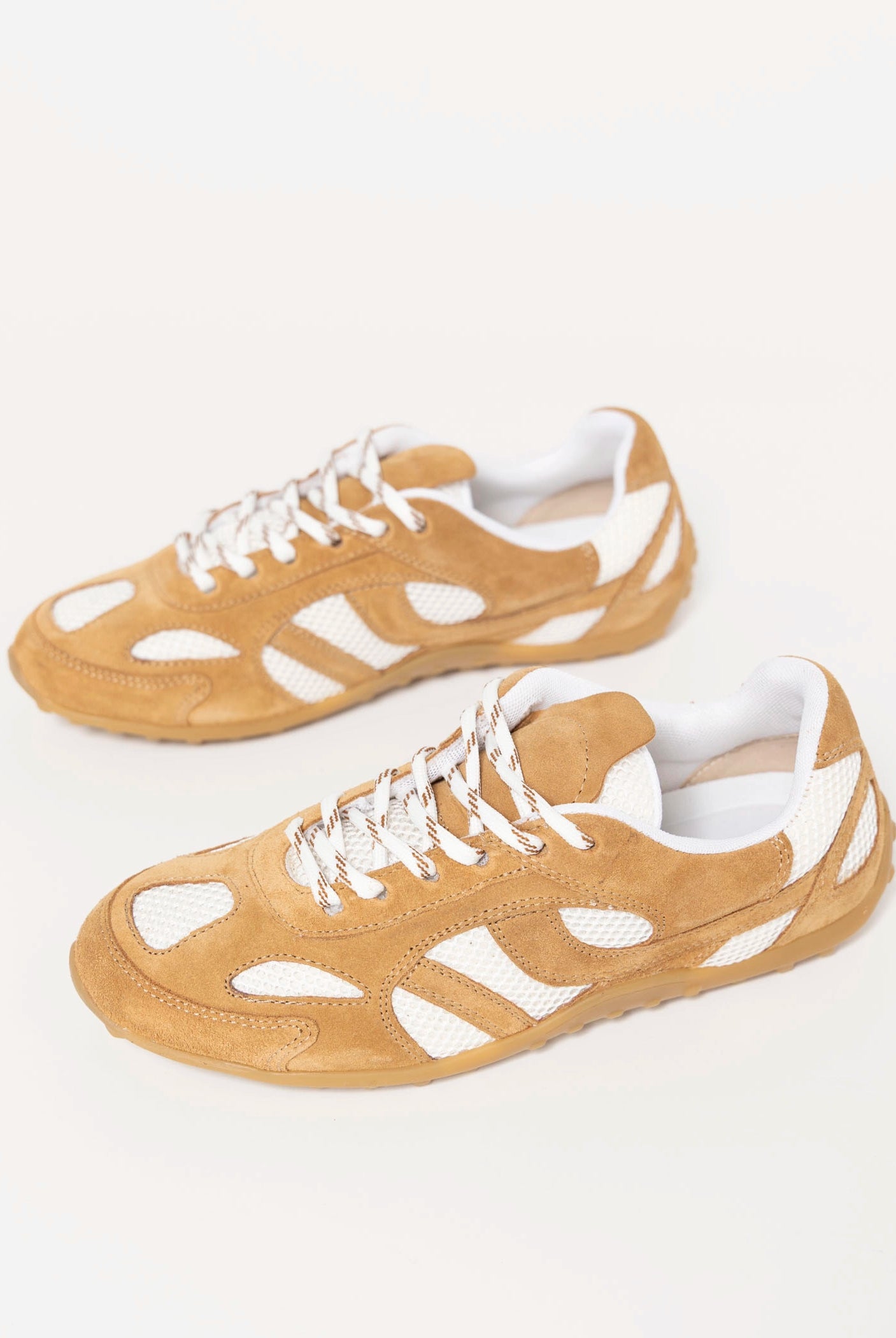 swatch_Choco Suede l'idea suede sneaker