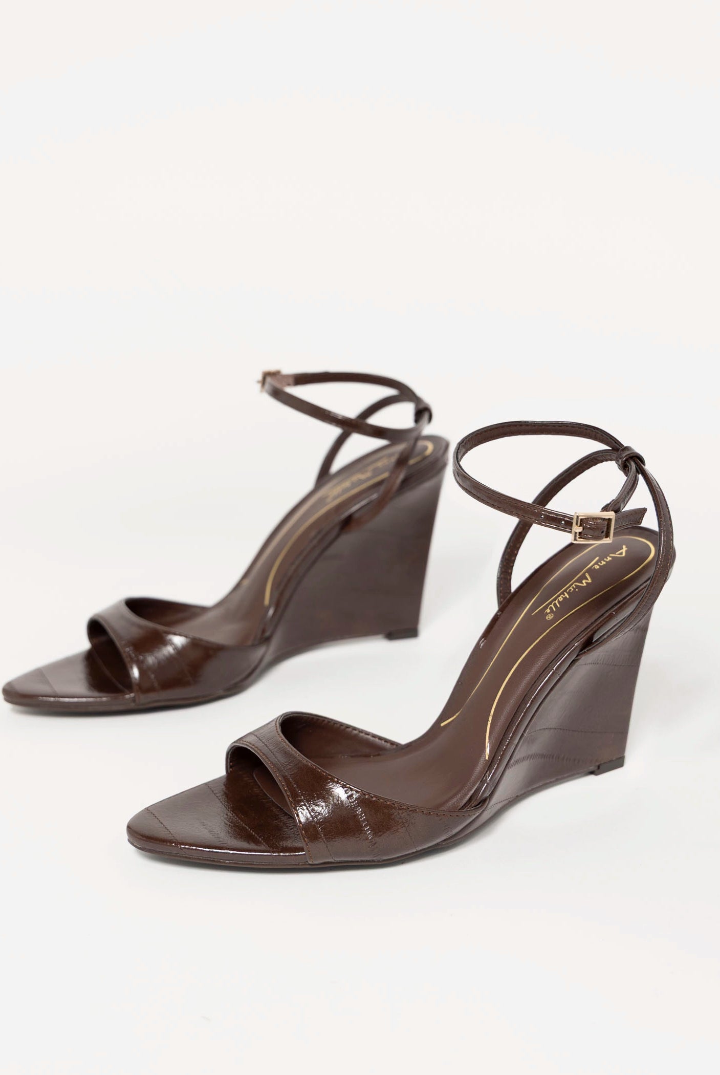 swatch_Brown utmost wedge sandal