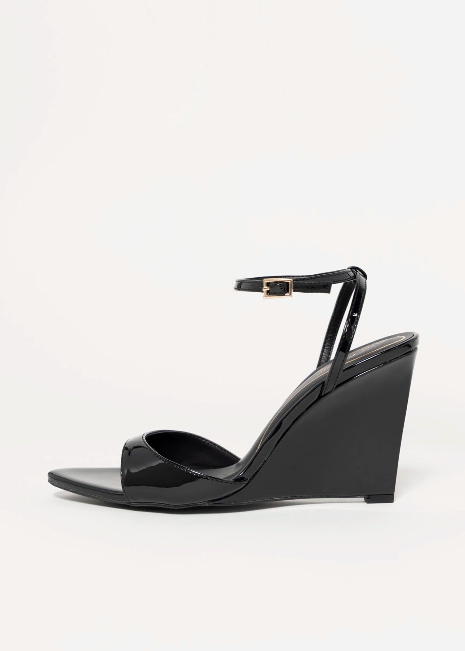 swatch_Black utmost wedge sandal