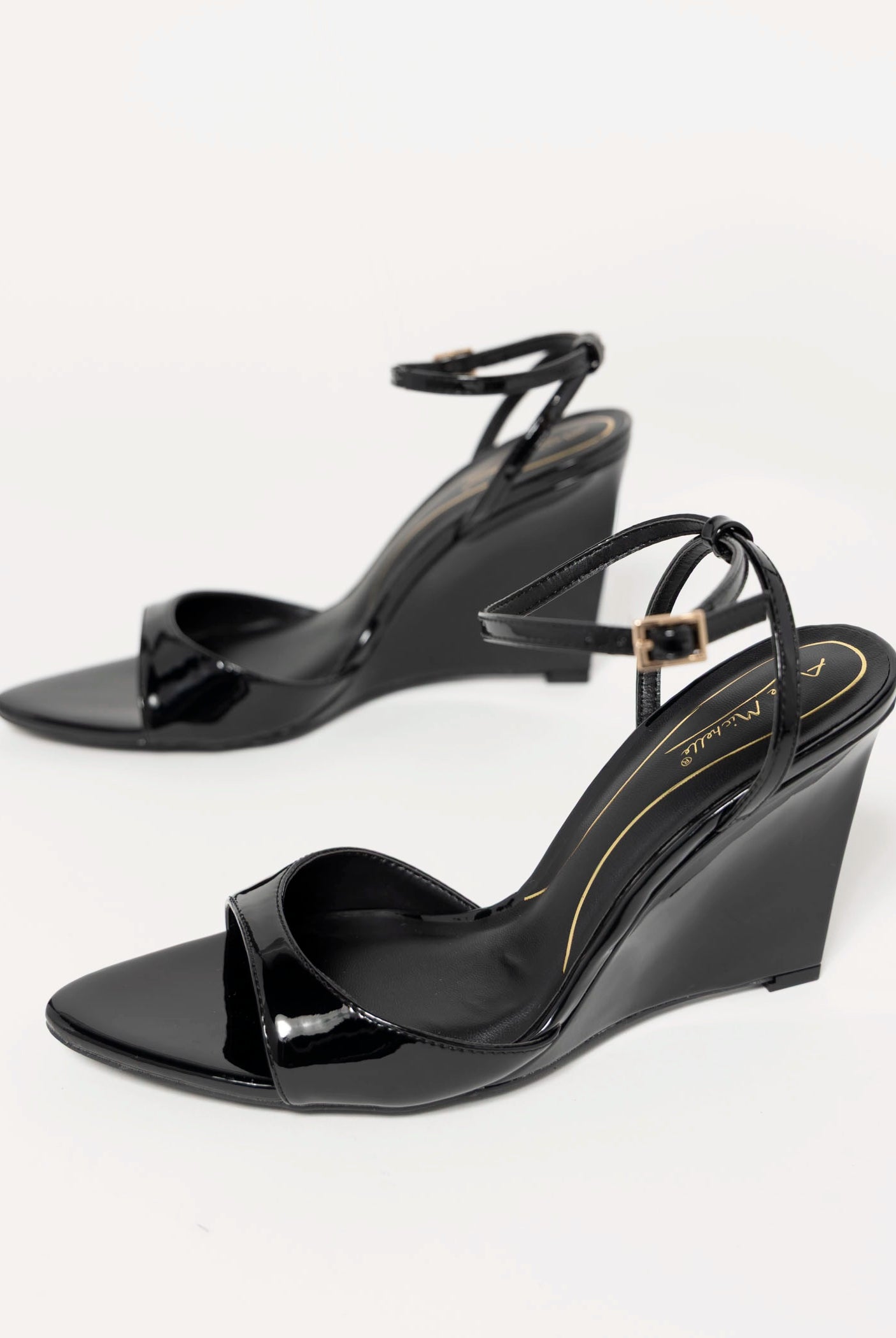 swatch_Black utmost wedge sandal