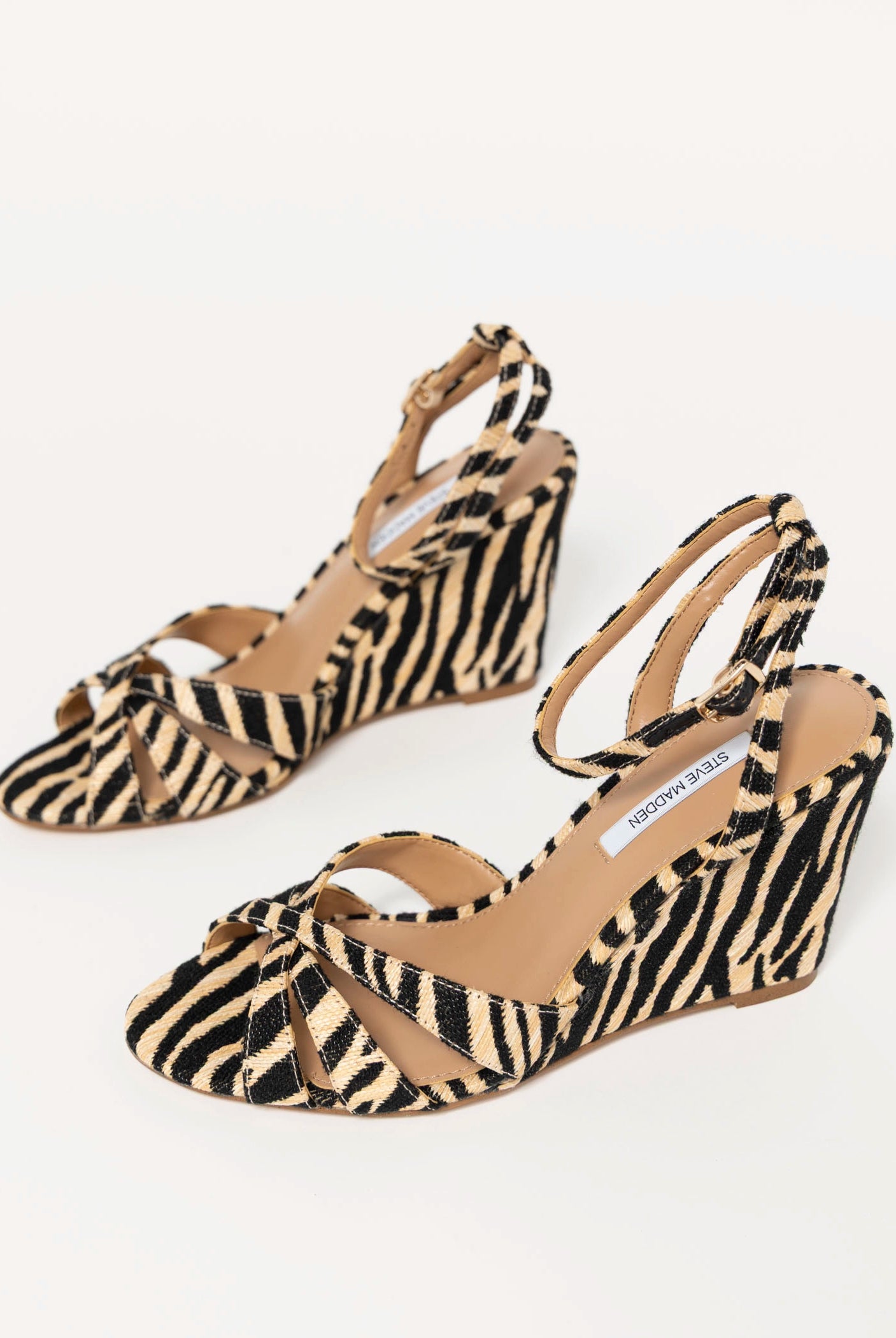 swatch_Zebra steve madden harbor raffia wedge