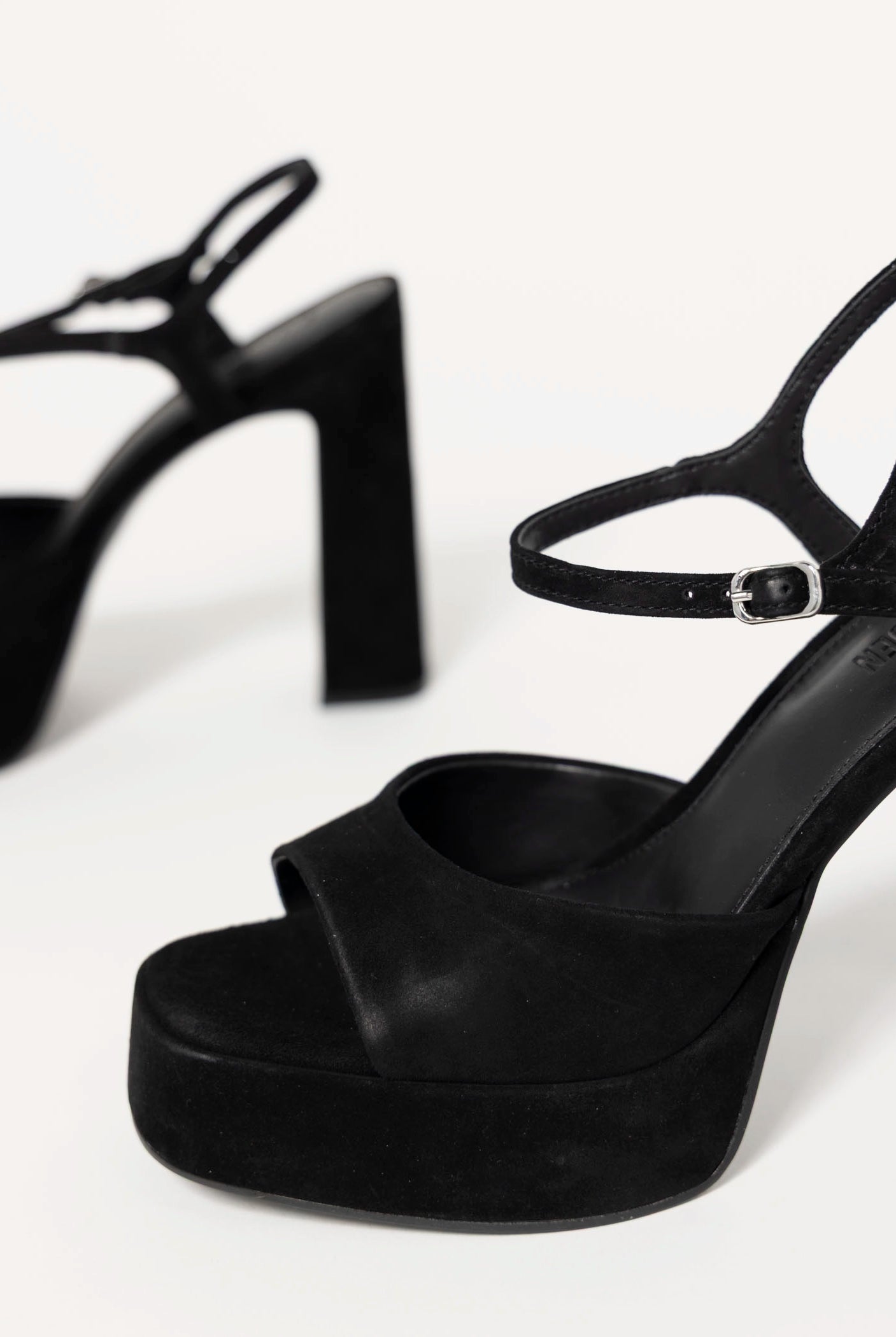 swatch_Black Suede steve madden liandra platform sandal