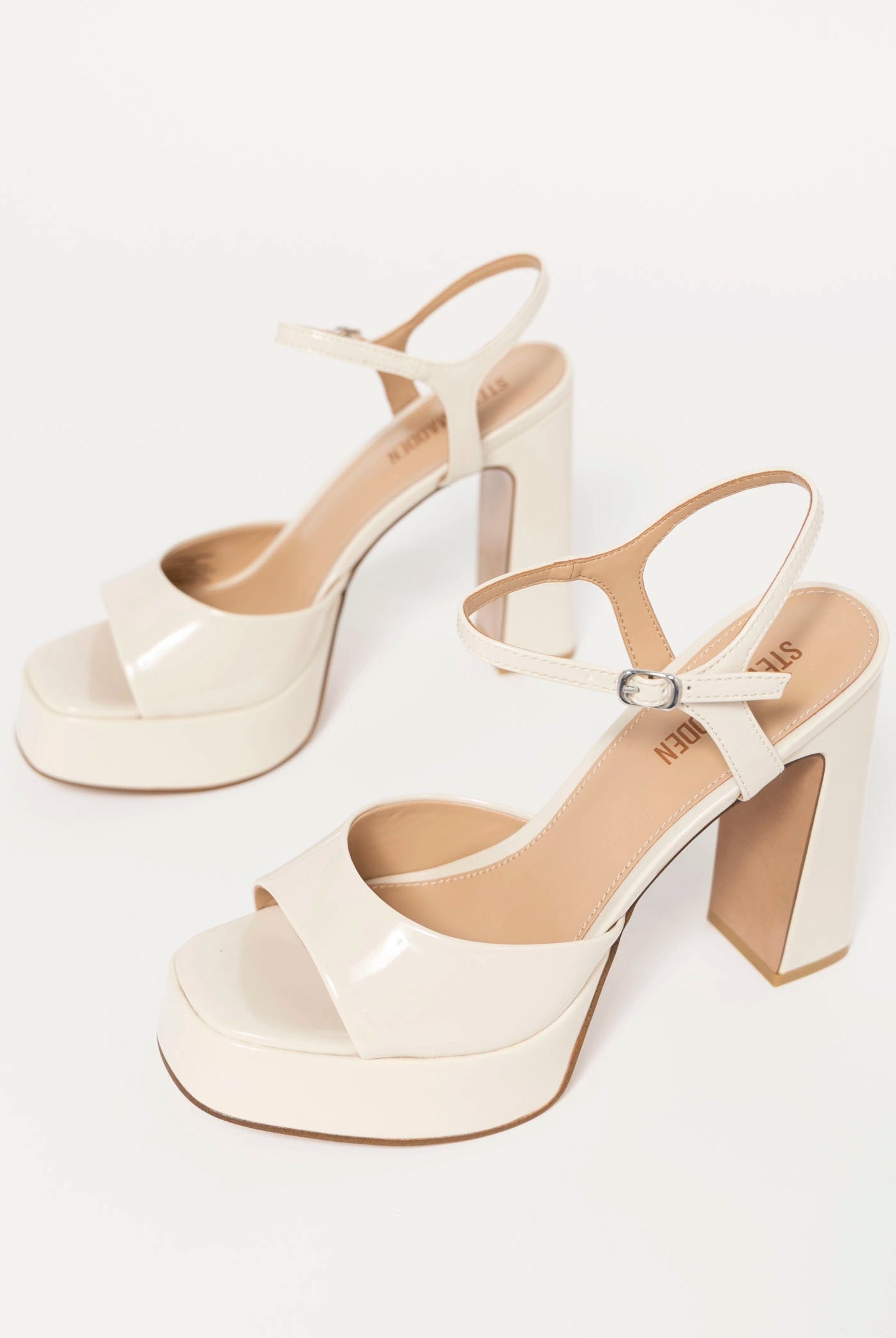 swatch_Bone Patent steve madden liandra platform sandal