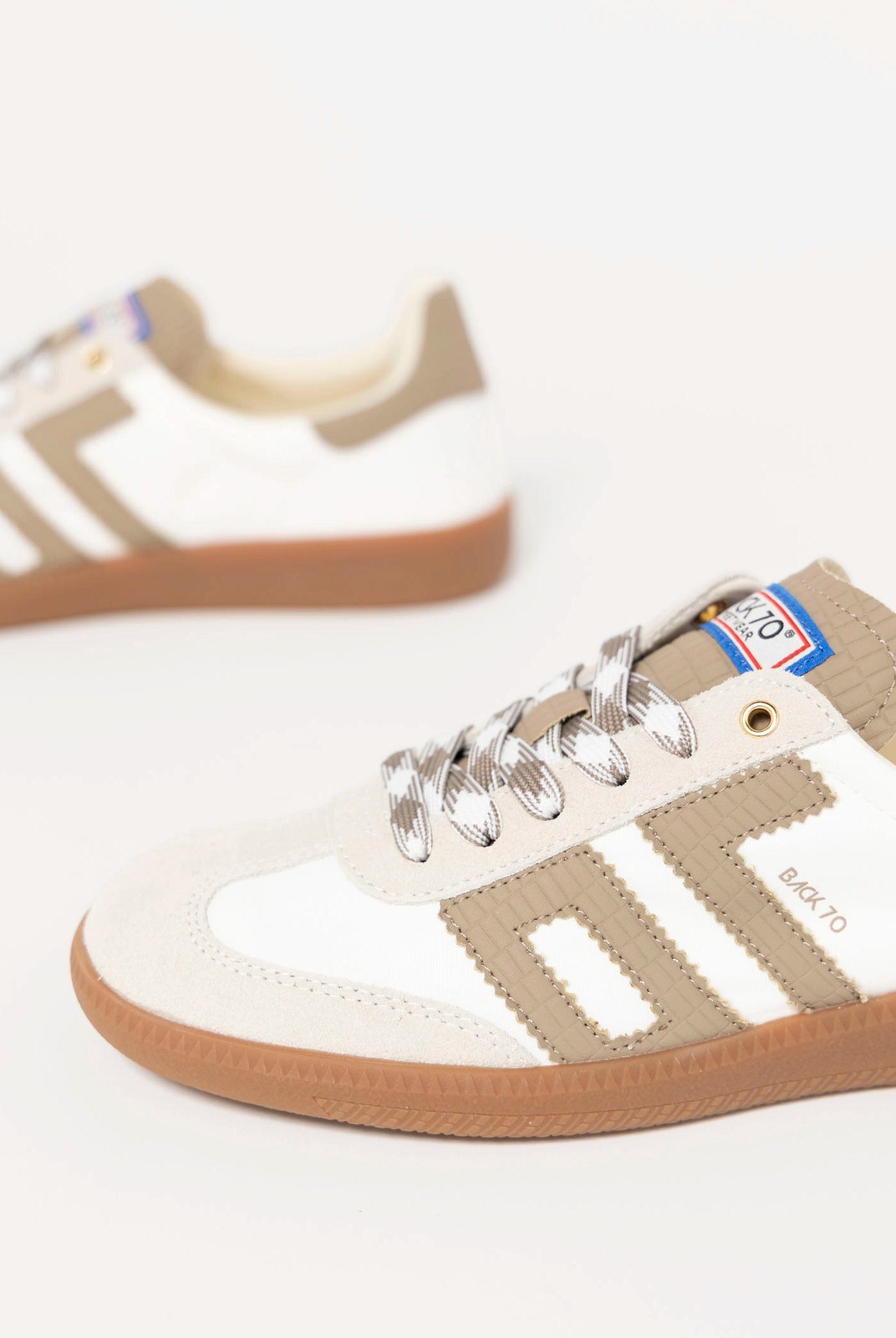 swatch_Taupe back70 ghost sneaker