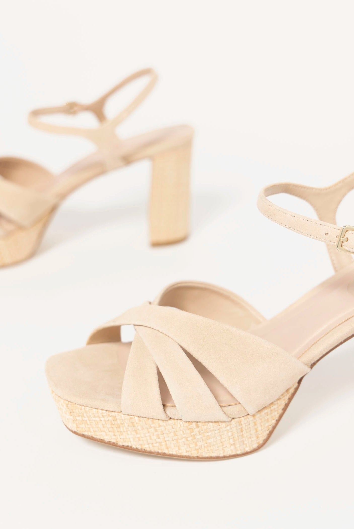 swatch_Beige suede pelle moda petina platform sandal