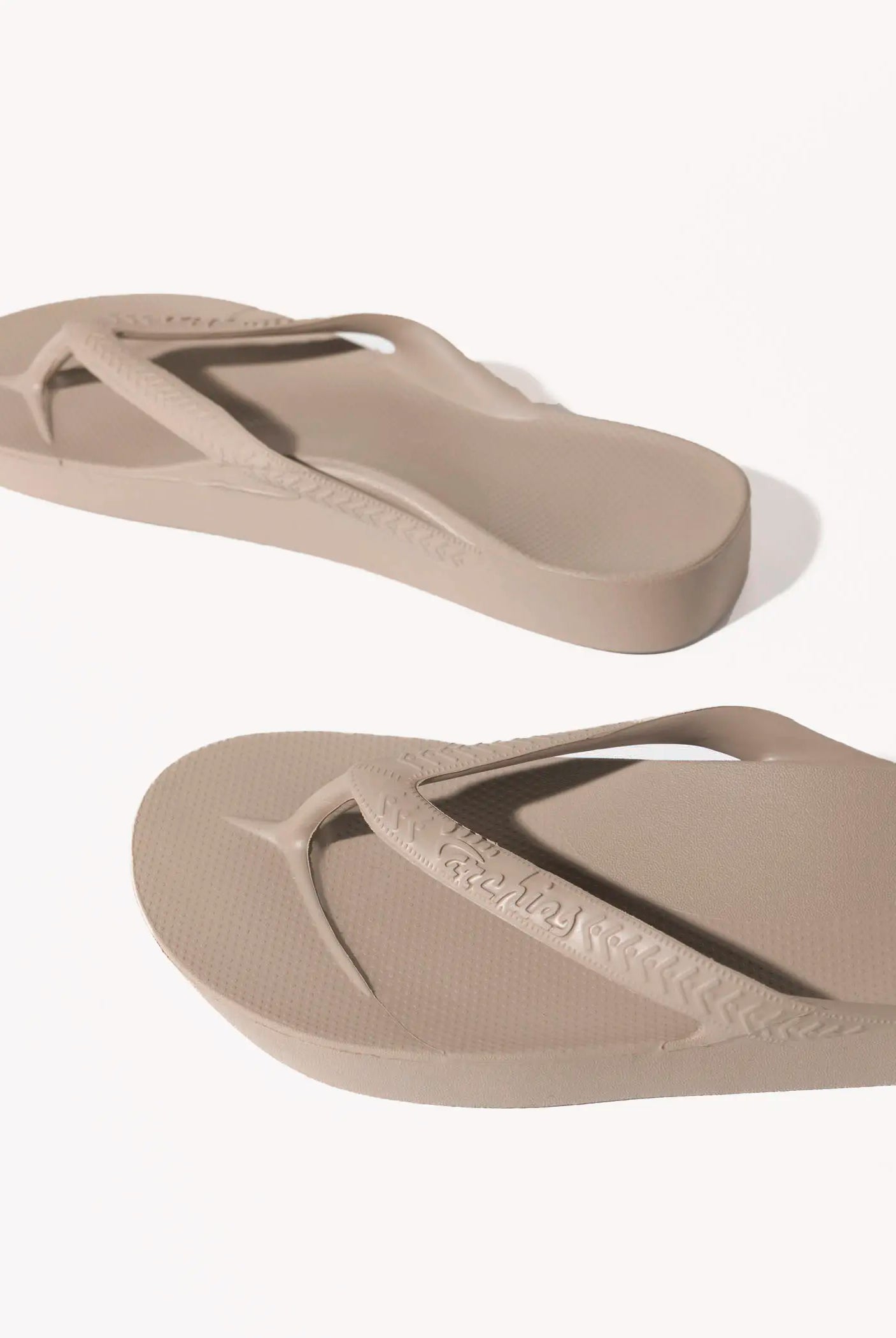swatch_taupe arch support flip flop flat sandals