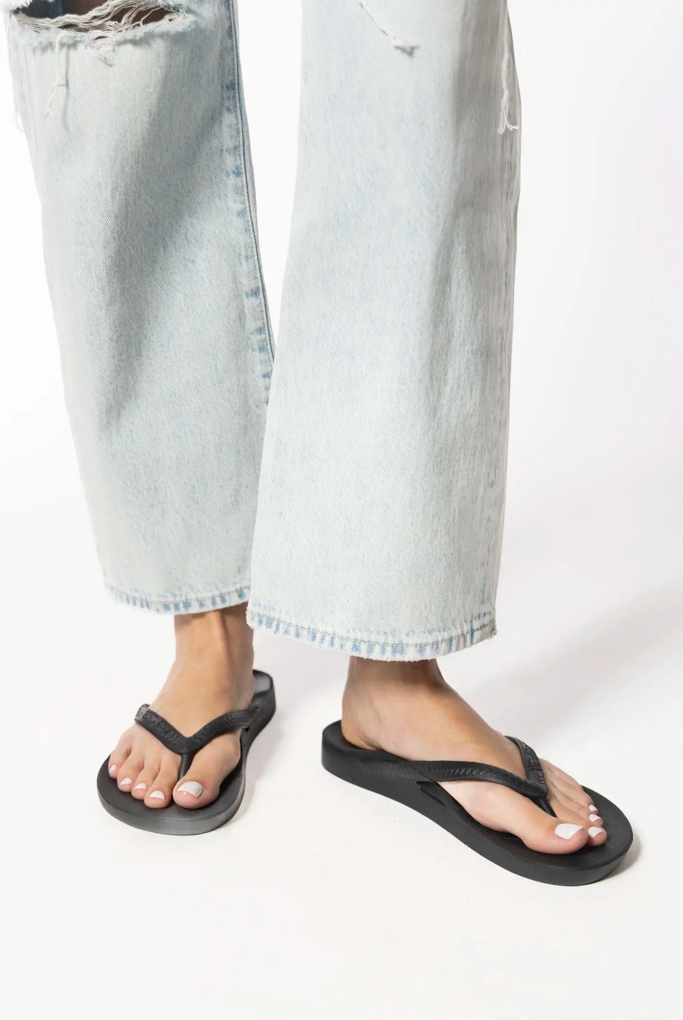 swatch_black arch support flip flop flat sandals