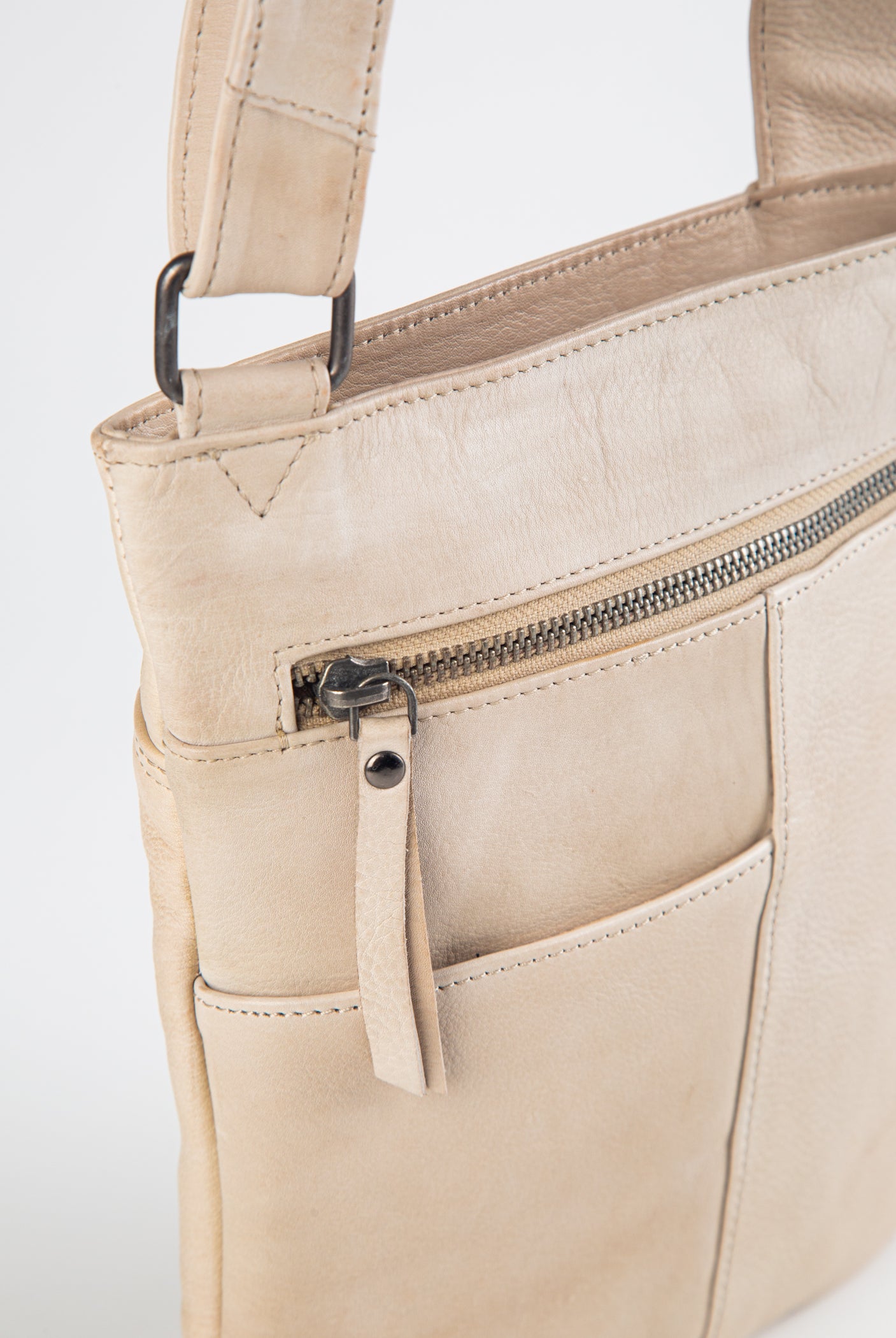 swatch_Oat athena crossbody handbags