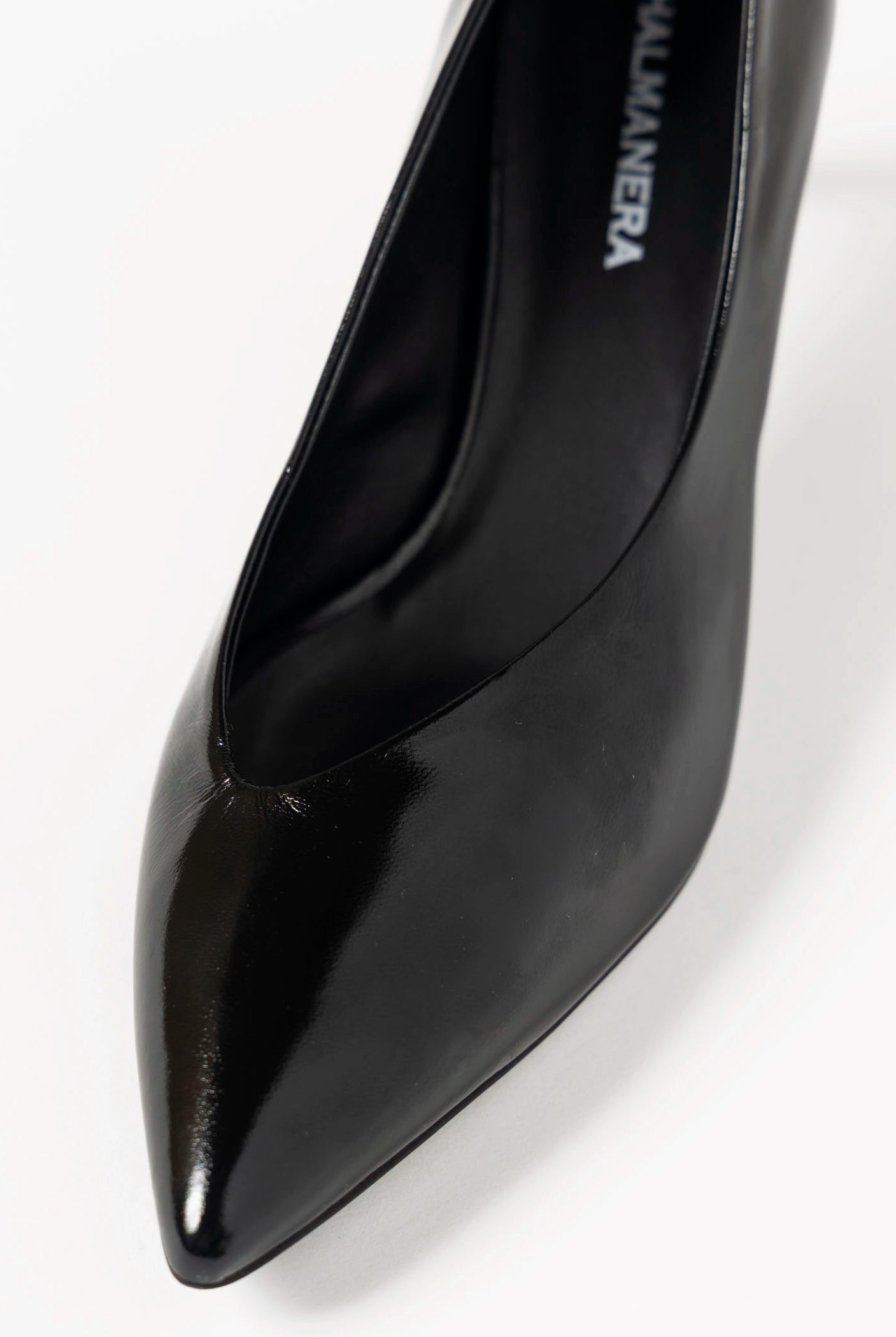 swatch_Black Patent gil pump