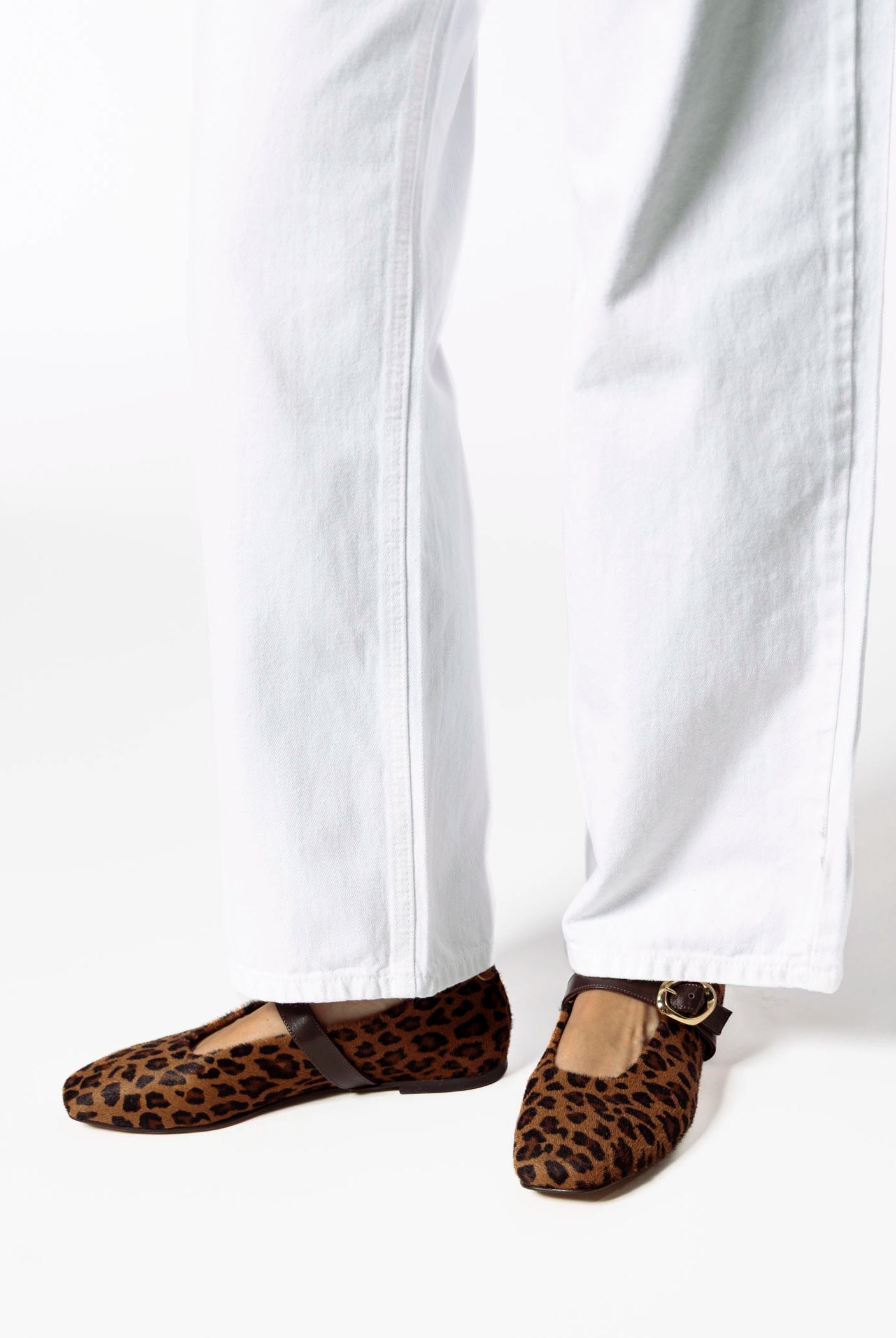 swatch_Leopard Haircalf mary jane flats