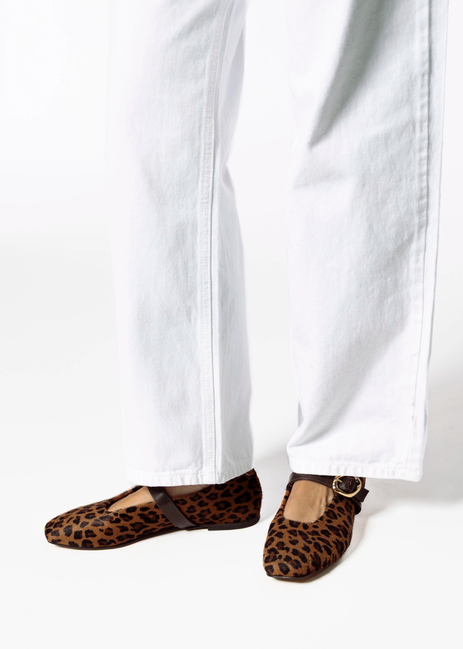 swatch_Leopard Haircalf mary jane flats