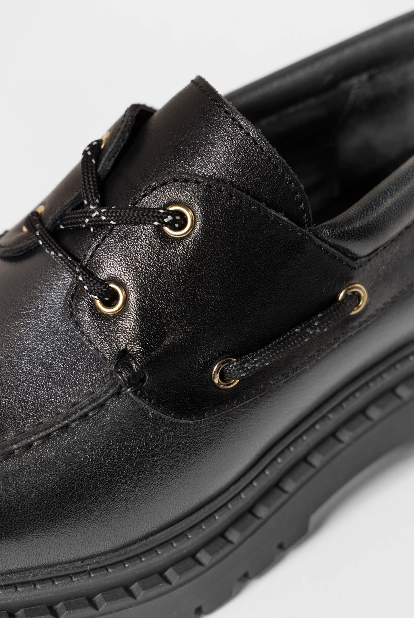 swatch_Black Leather lug sole boat shoe shoes