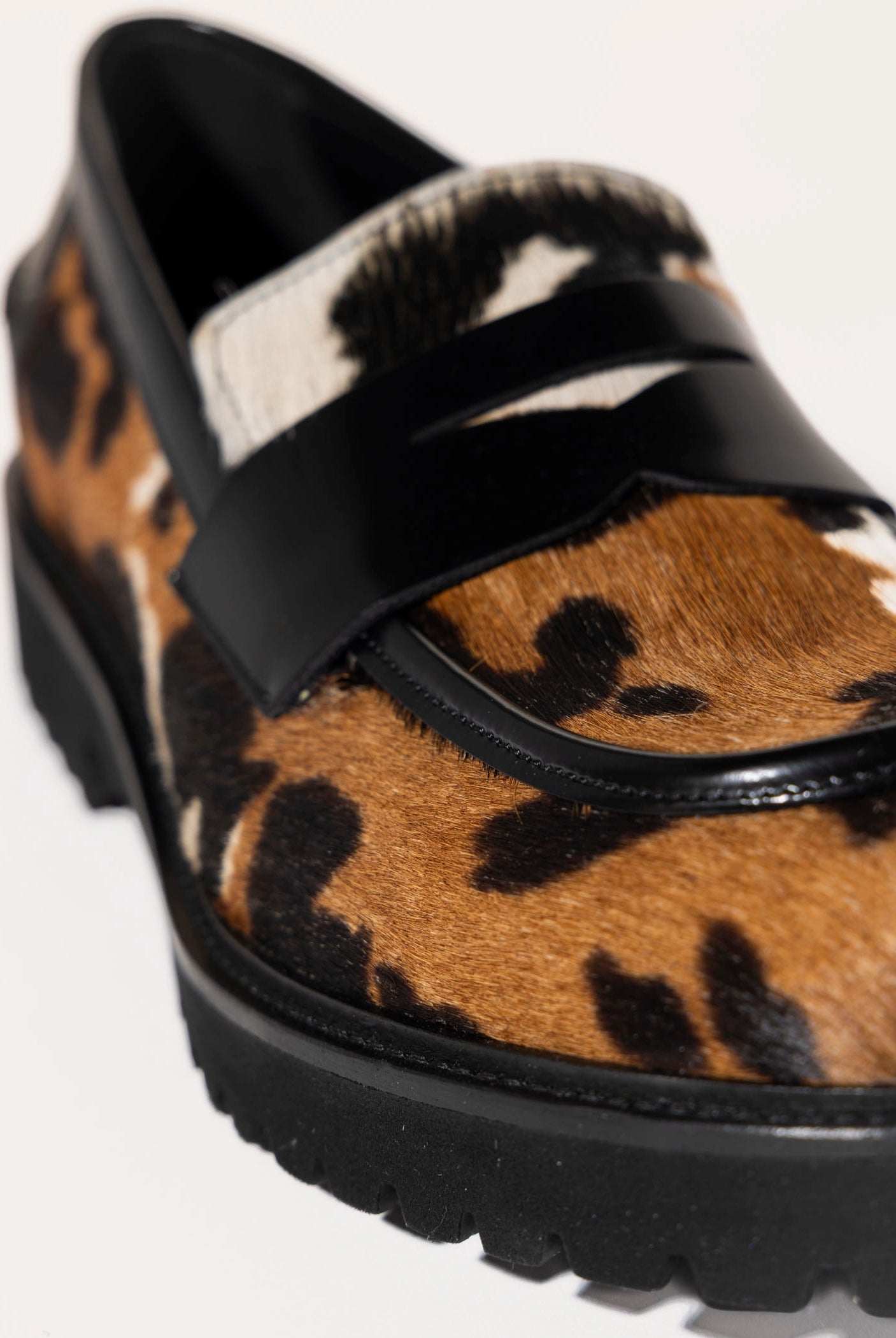 swatch_Cow Haircalf classic penny loafer
