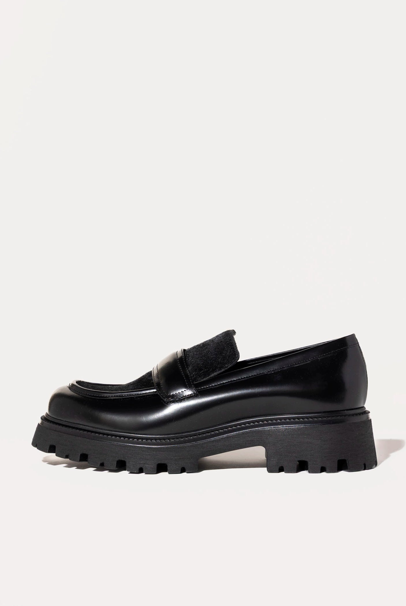 swatch_Black Leather lug sole loafer