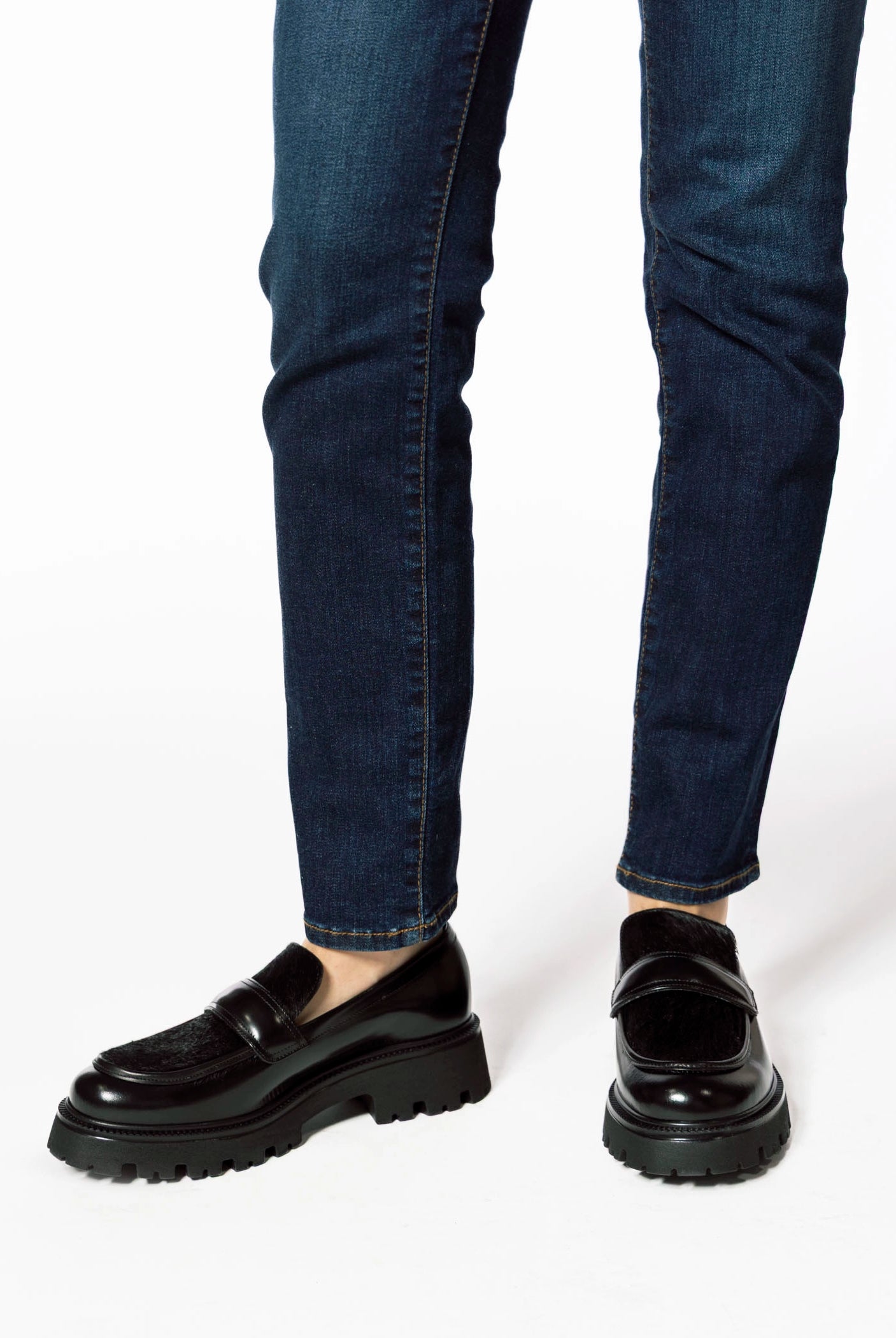 swatch_Black Leather lug sole loafer