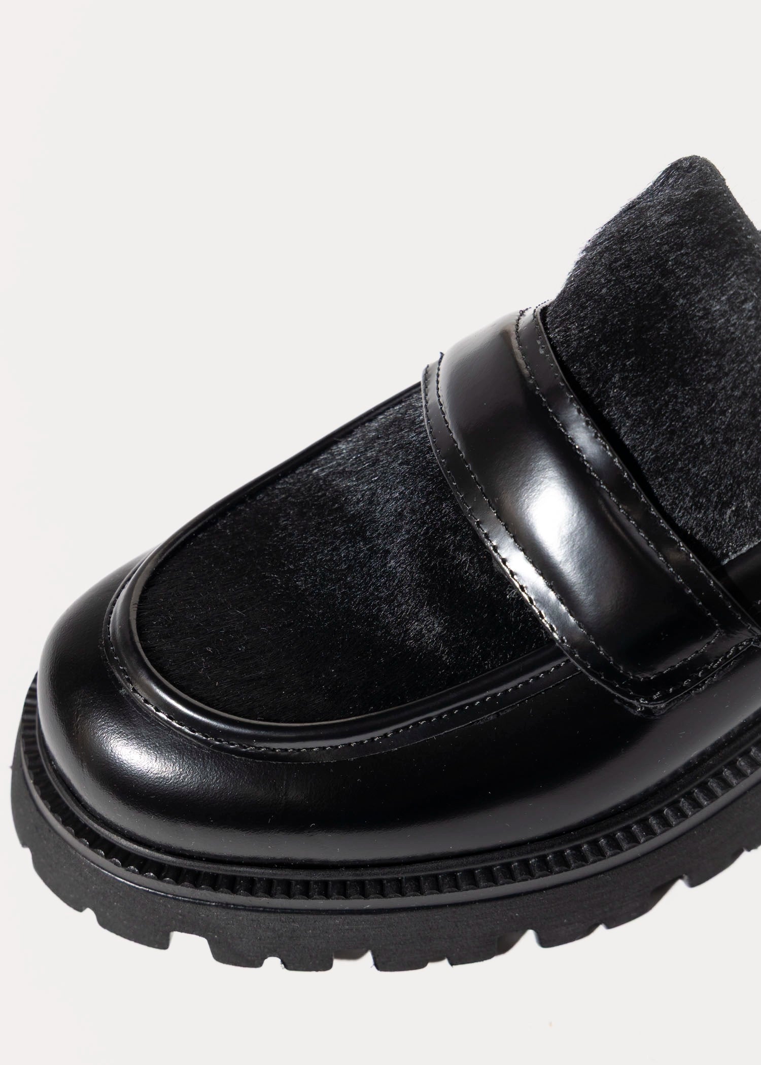 swatch_Black Leather lug sole loafer