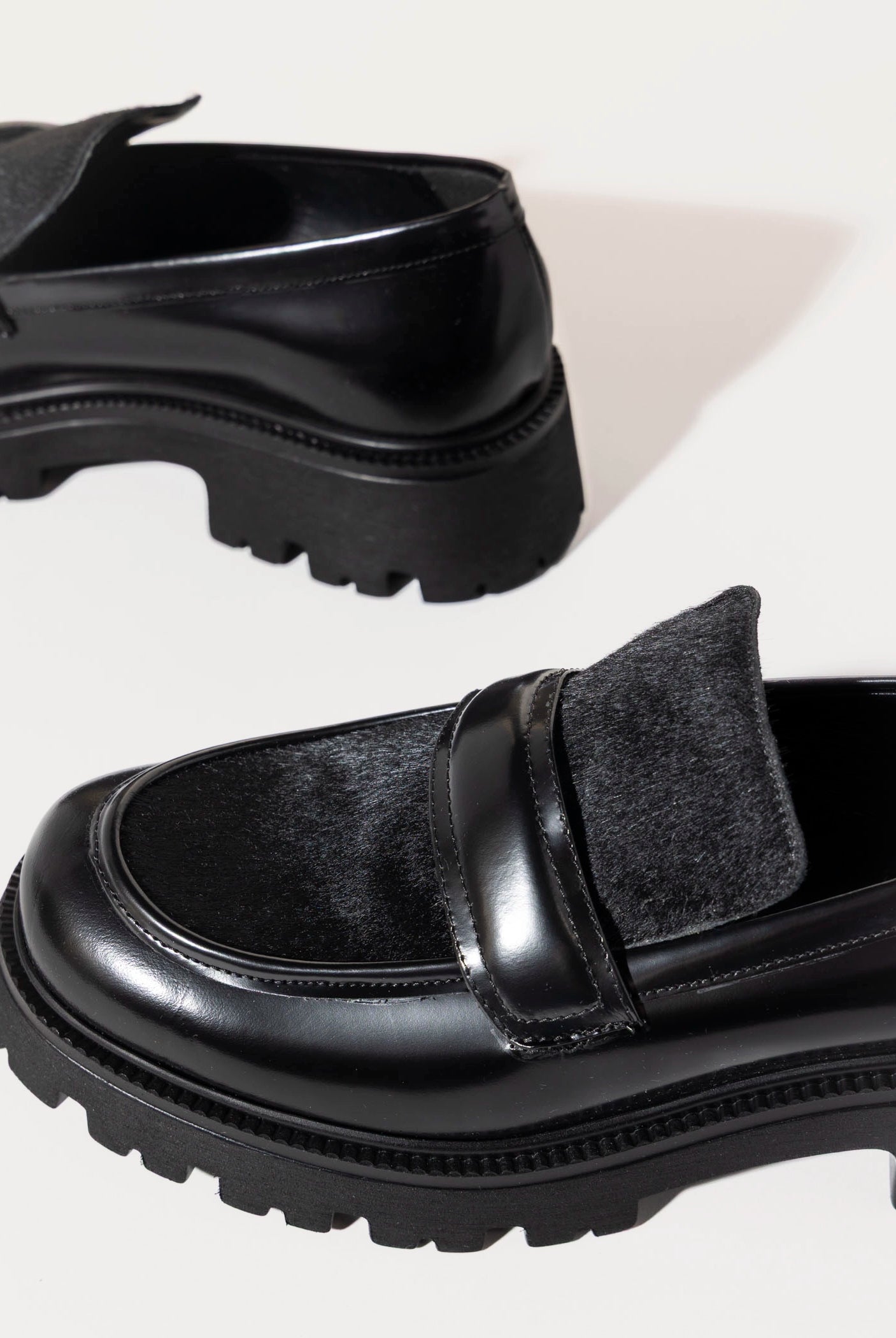swatch_Black Leather lug sole loafer