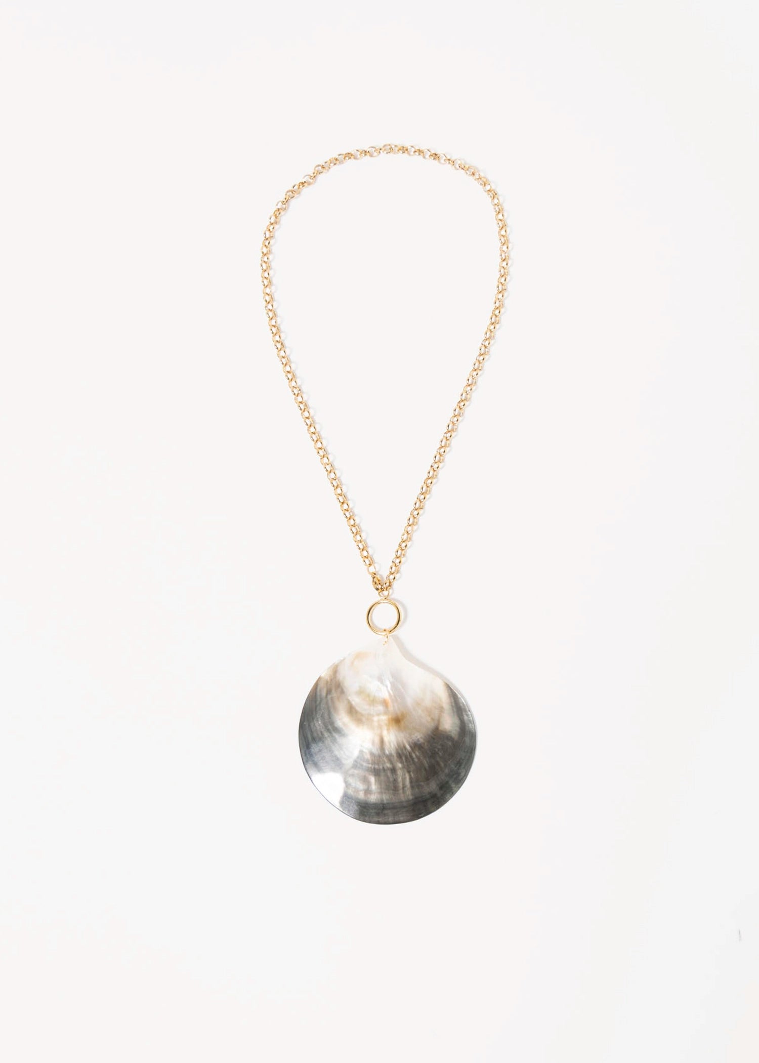 swatch_Shell shell pendant necklace
