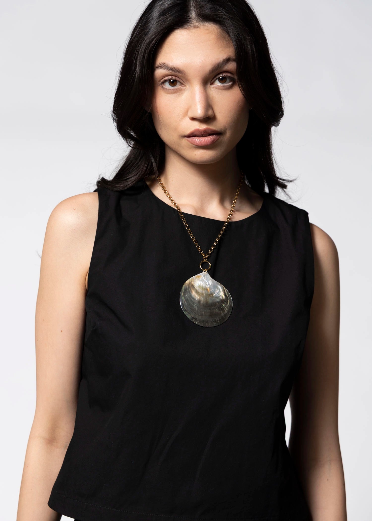 swatch_Shell shell pendant necklace