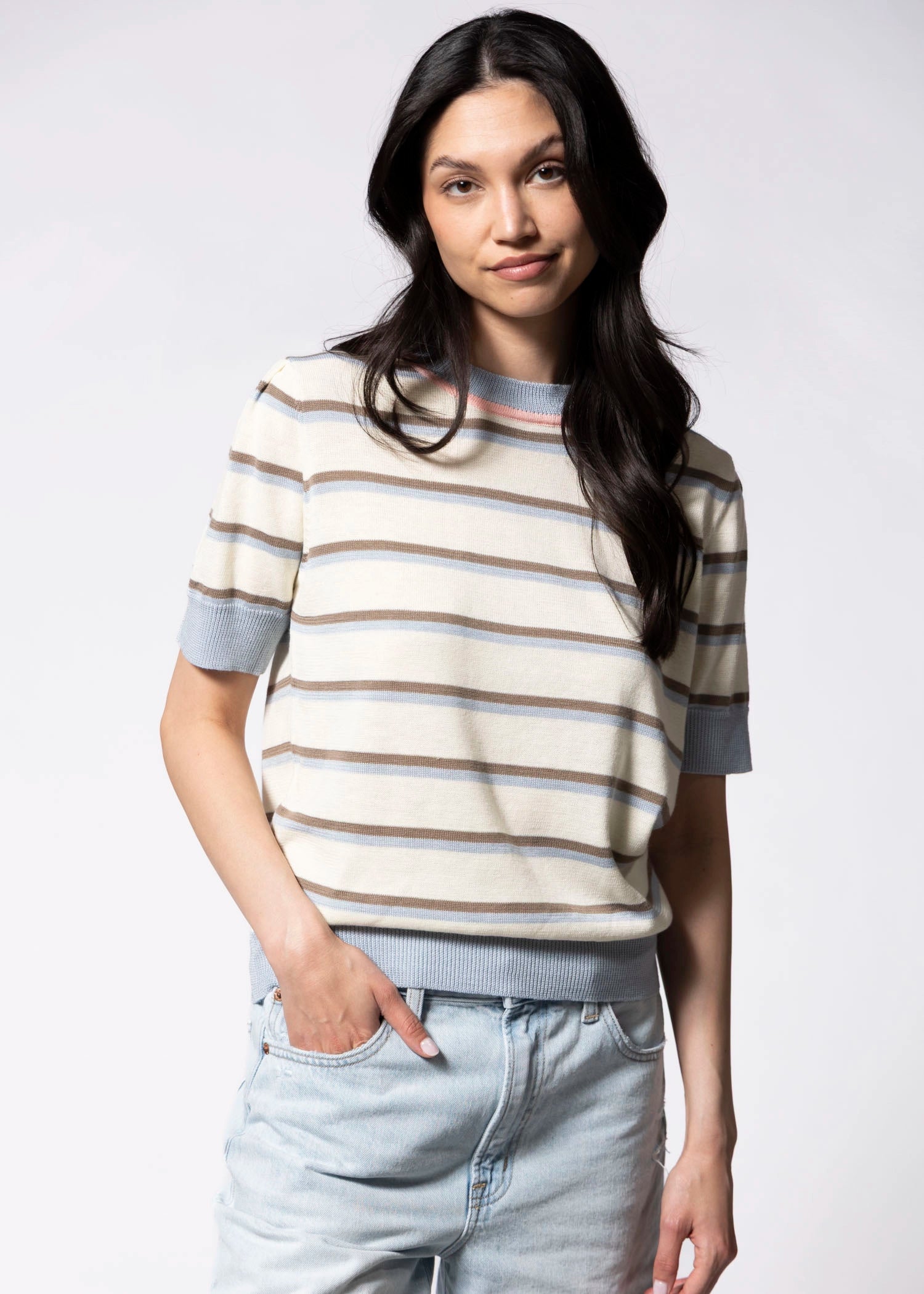 swatch_Ivory/Blue striped knit tshirt