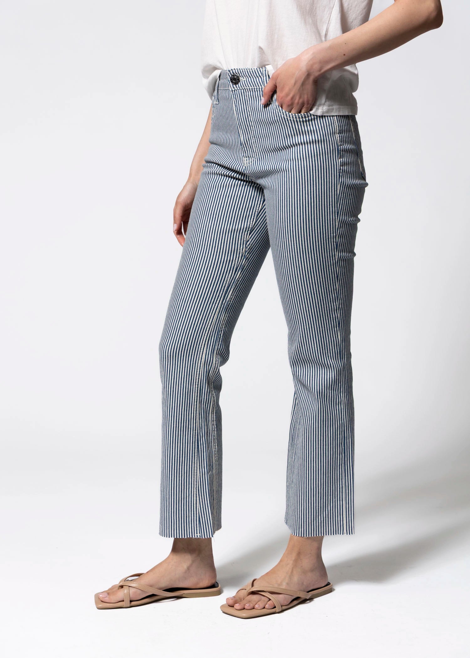 swatch_Pinstripe kut from the kloth kelsey jean