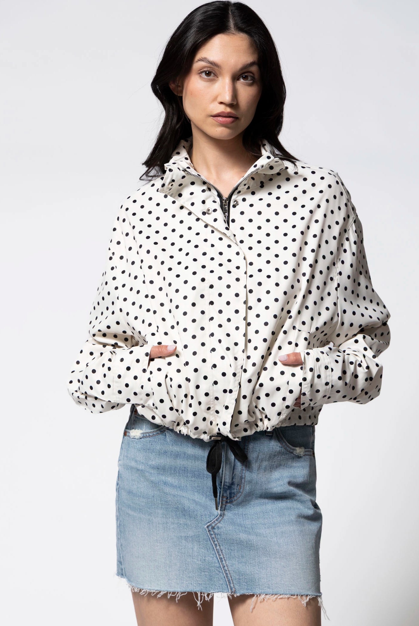 swatch_White polka dot windbreaker