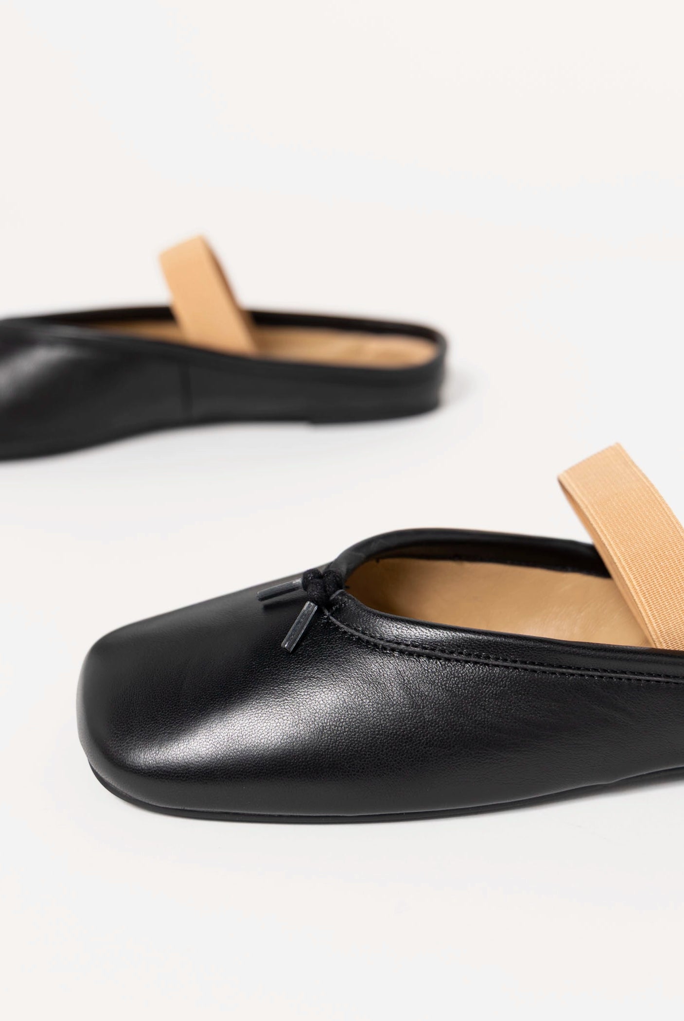 swatch_Black Leather tony bianco city ballet flat slide