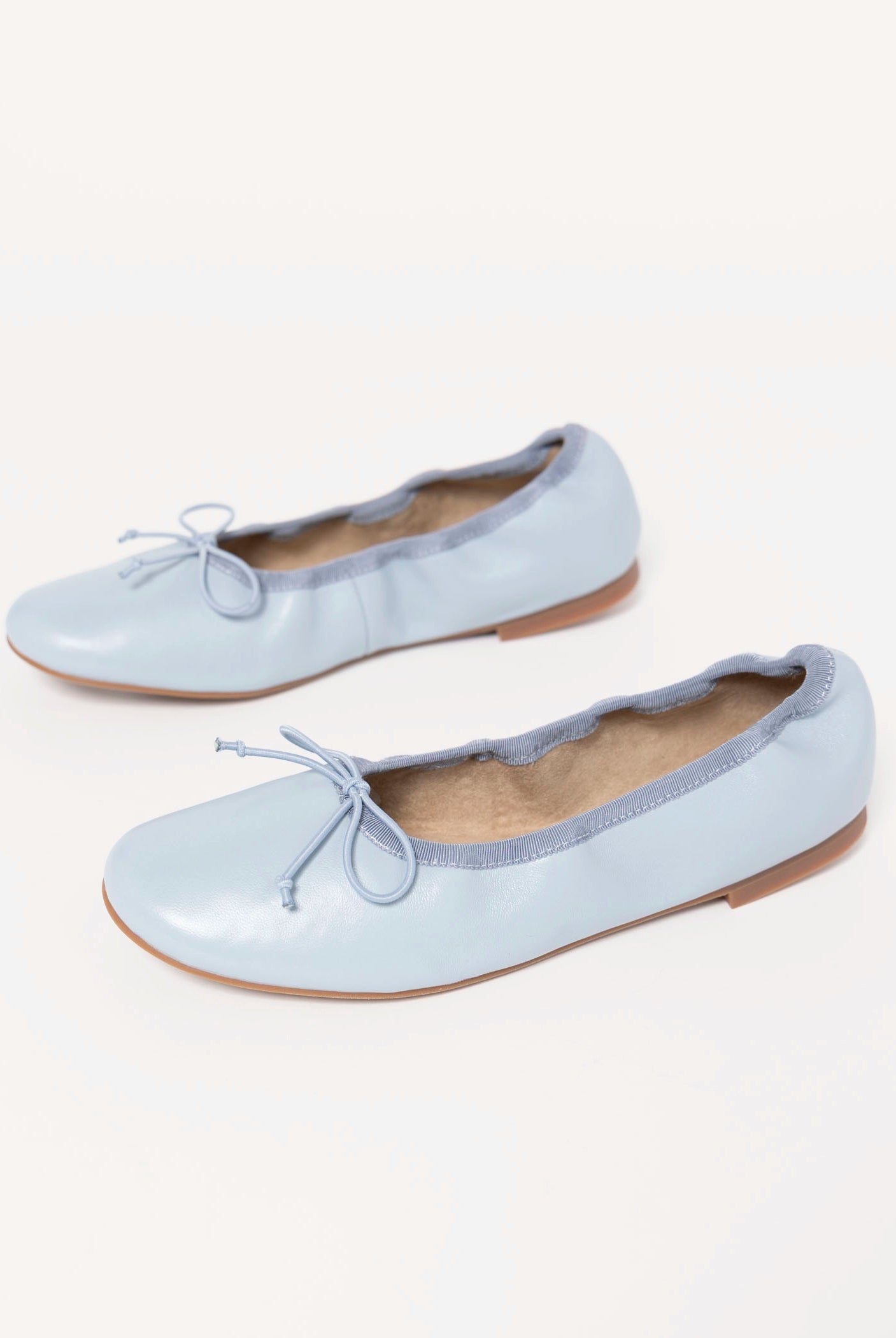 swatch_Sky Leather tony bianco chelsea ballet flat