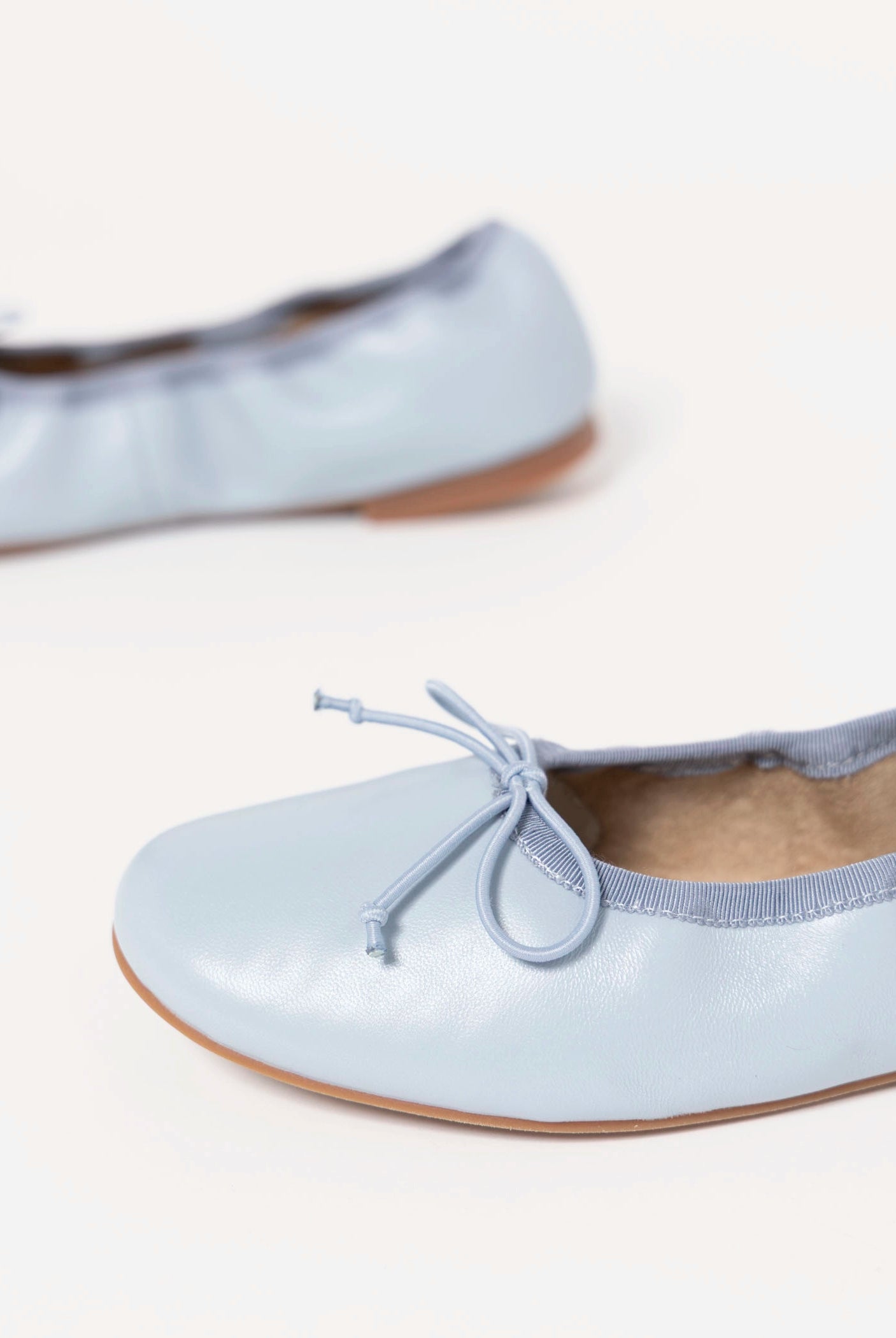 swatch_Sky Leather tony bianco chelsea ballet flat