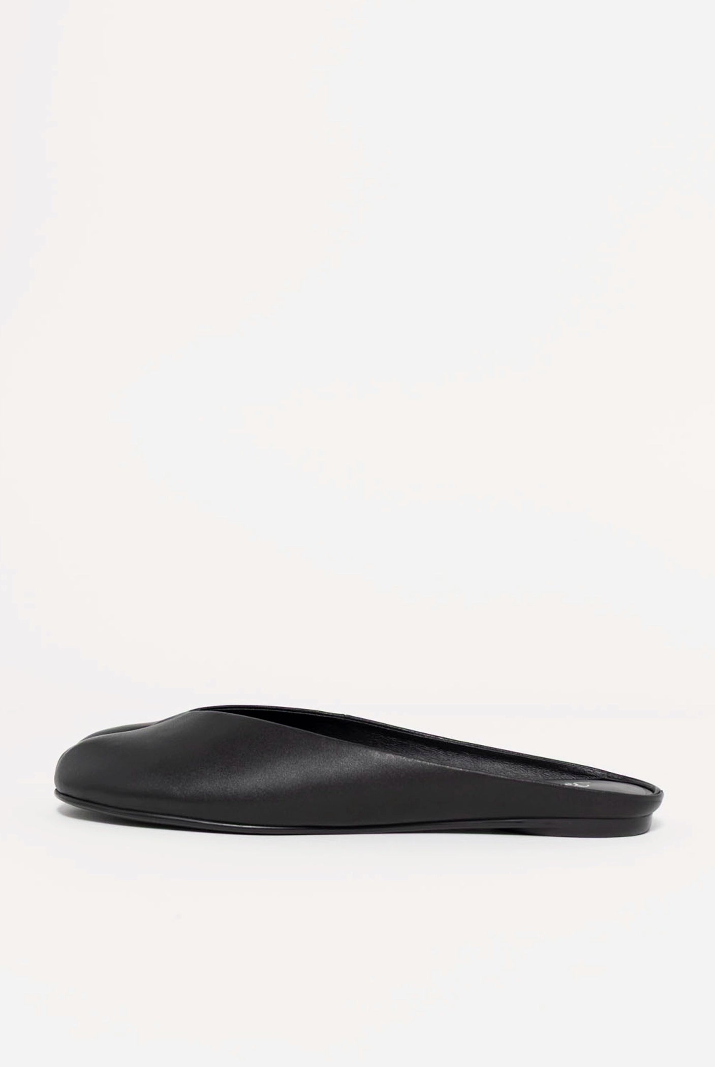 swatch_Black Leather jeffrey campbell cabalina tabi mule