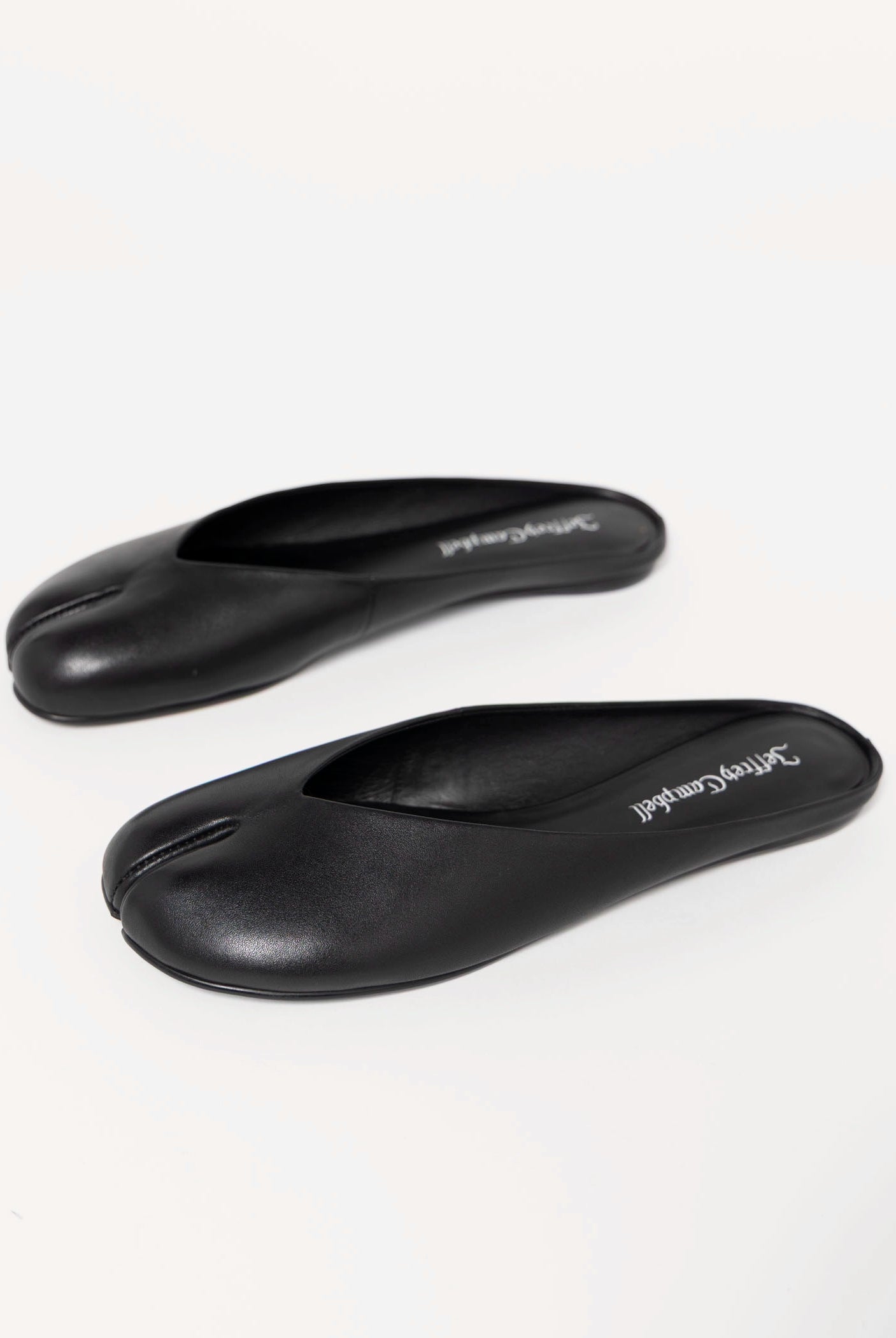 swatch_Black Leather jeffrey campbell cabalina tabi mule