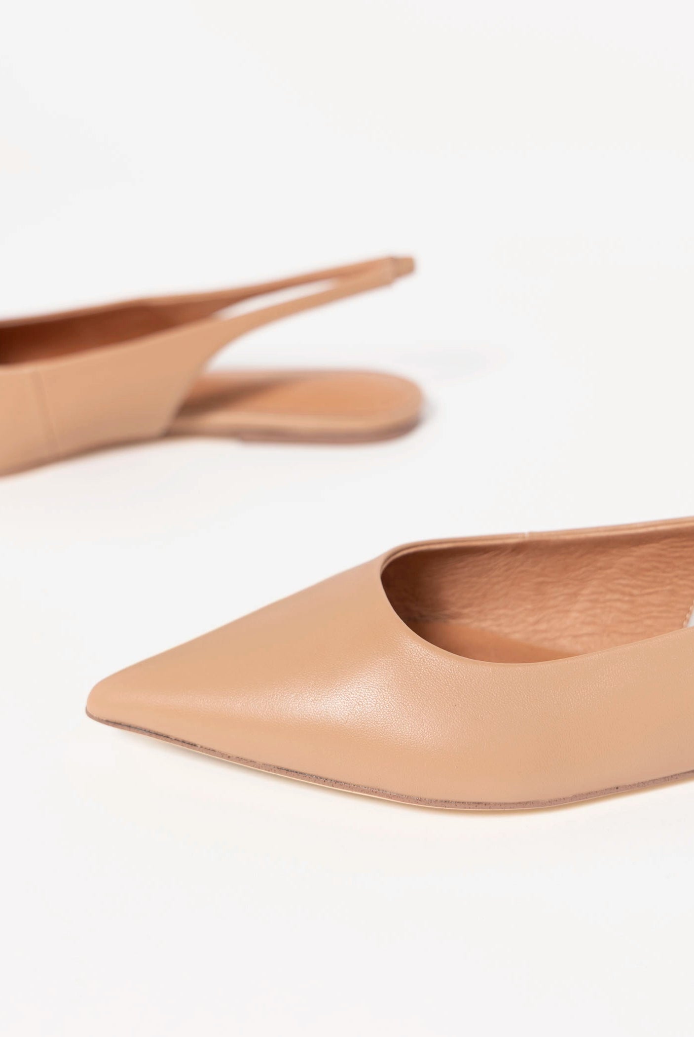 swatch_Peru Leather tony bianco javier slingback flat