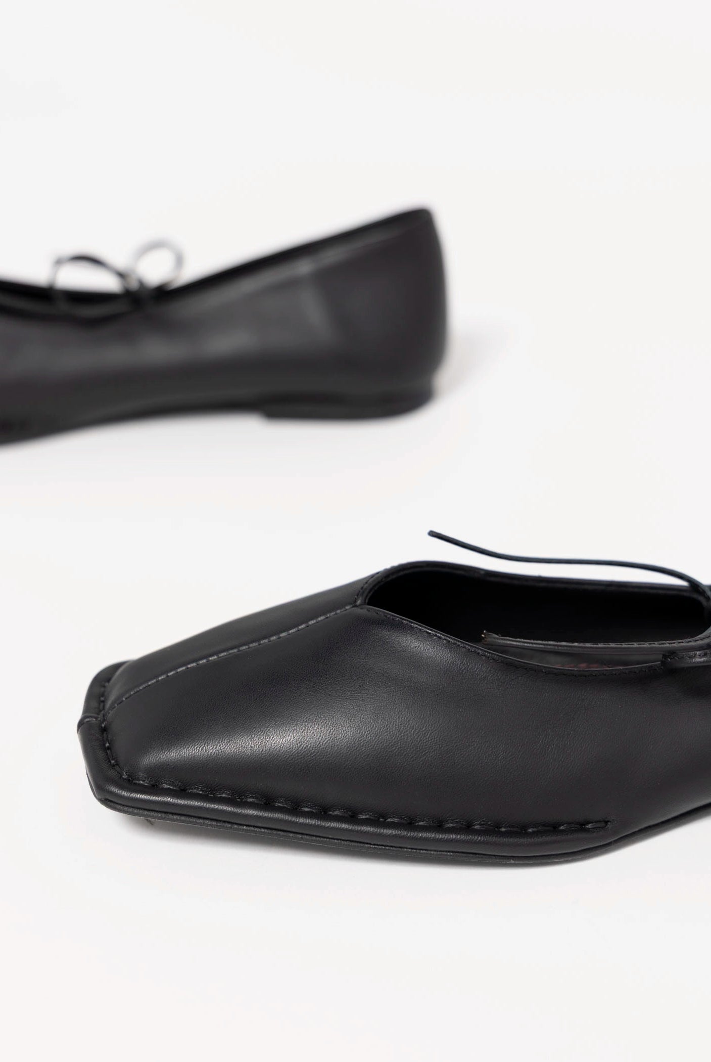 swatch_Black Leather alohas sway ballet flat